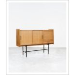 RENÉ-JEAN CA ILLETTE 1919-2005 Buffet haut Bois vernis et métal laqué noir [...]