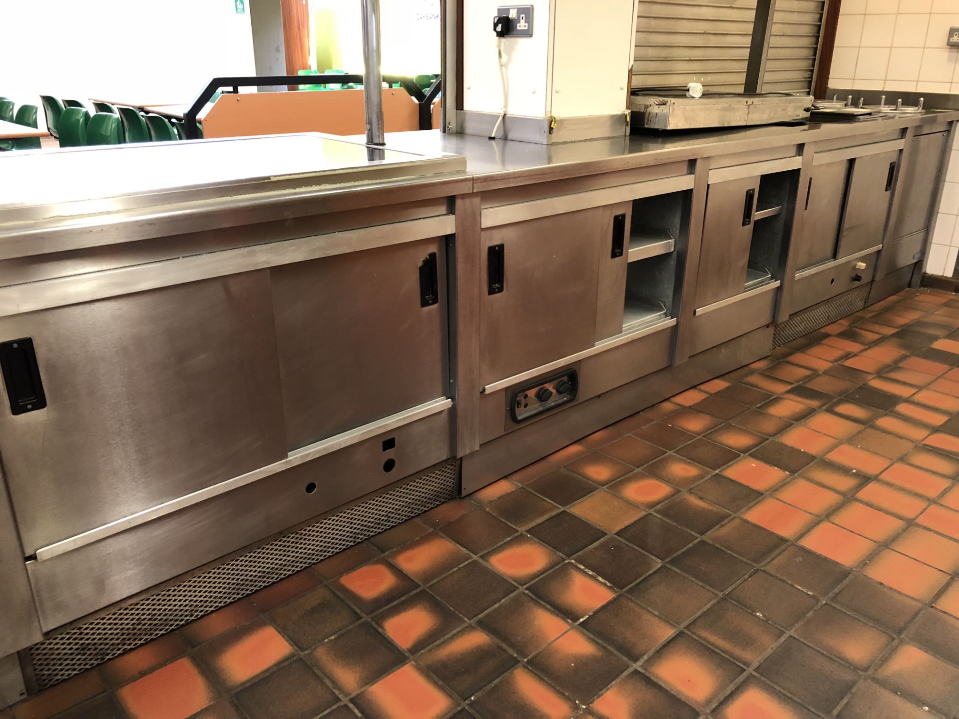 Stainless steel Servery, 4850mm x 850mm, with twin drop in plate dispensers, 3 heated cabinets, 1 - Image 3 of 3