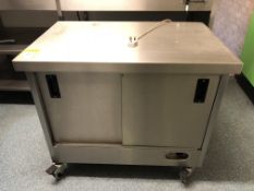 Stainless steel mobile double door Heated Cabinet, 950mm x 620mm, 240volts (located in Snack