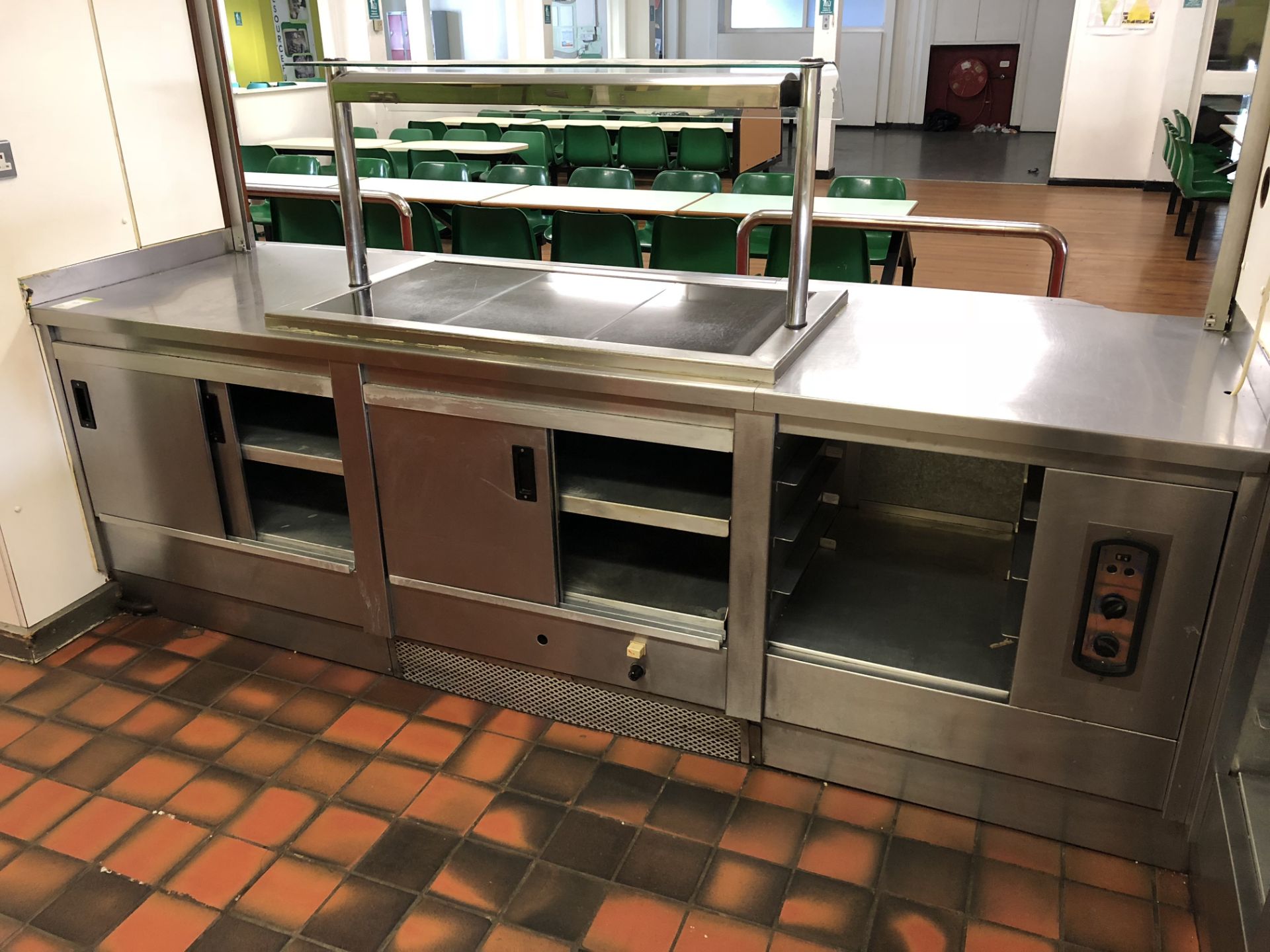 Stainless steel Servery, 2660mm x 850mm, with 2 heated cabinets, Euro Kera heated pass (located in - Image 2 of 2