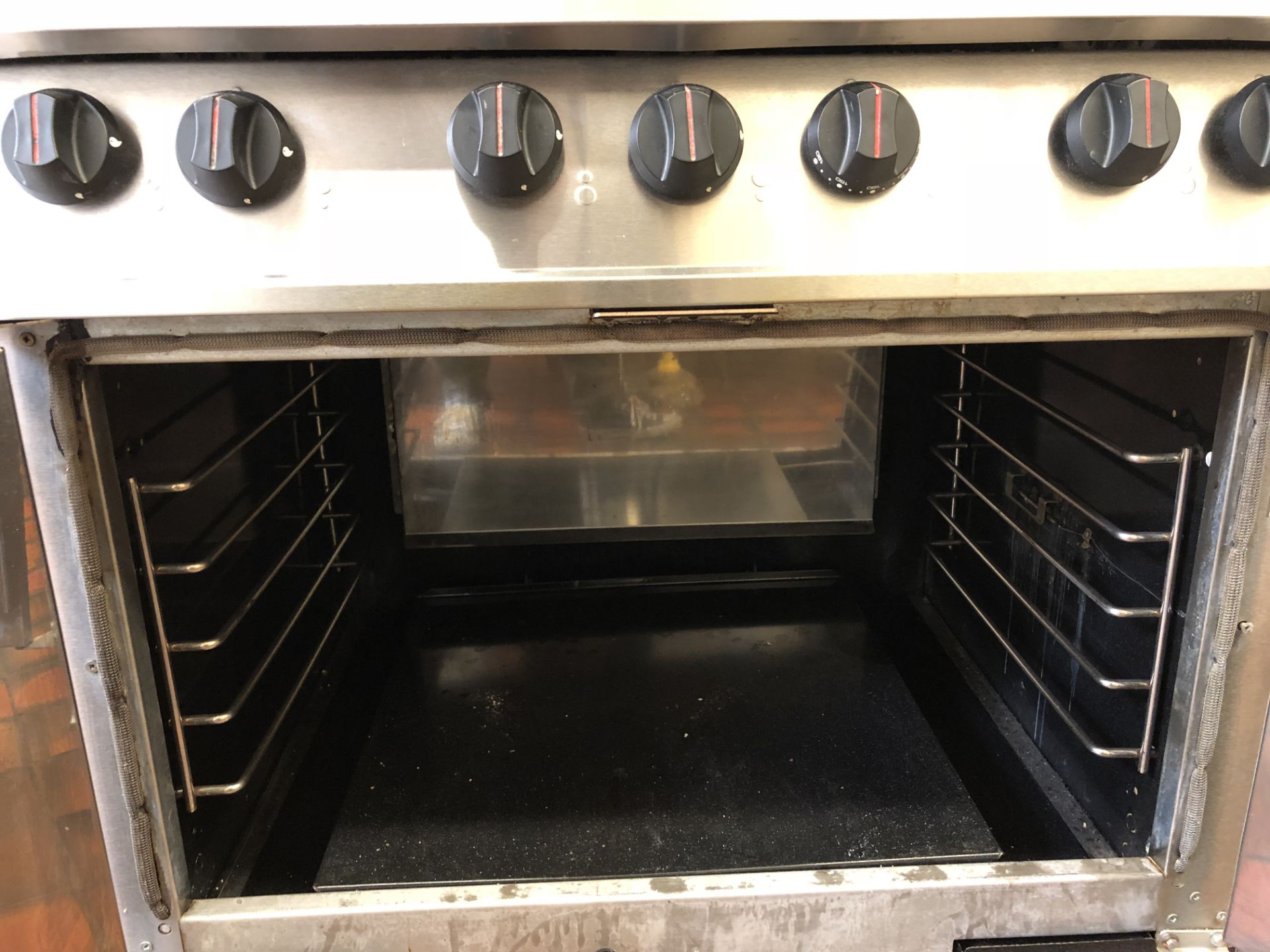 Falcon stainless steel gas fired 6-ring double Oven (located in Kitchen) - Image 3 of 3