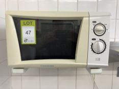 Cookworks Microwave Oven, 240volts (located in Kitchen)