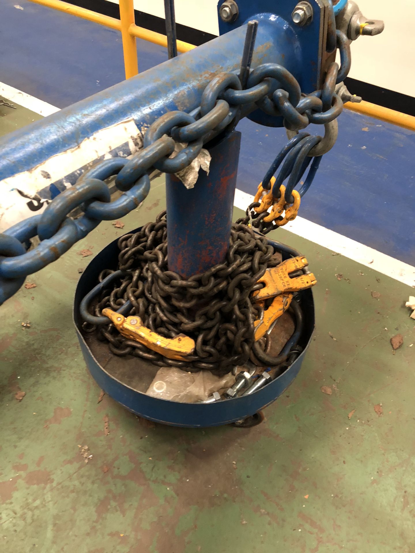 Spreader type Lifting Beam, with chains, etc (located in Bay 3) - Image 4 of 4