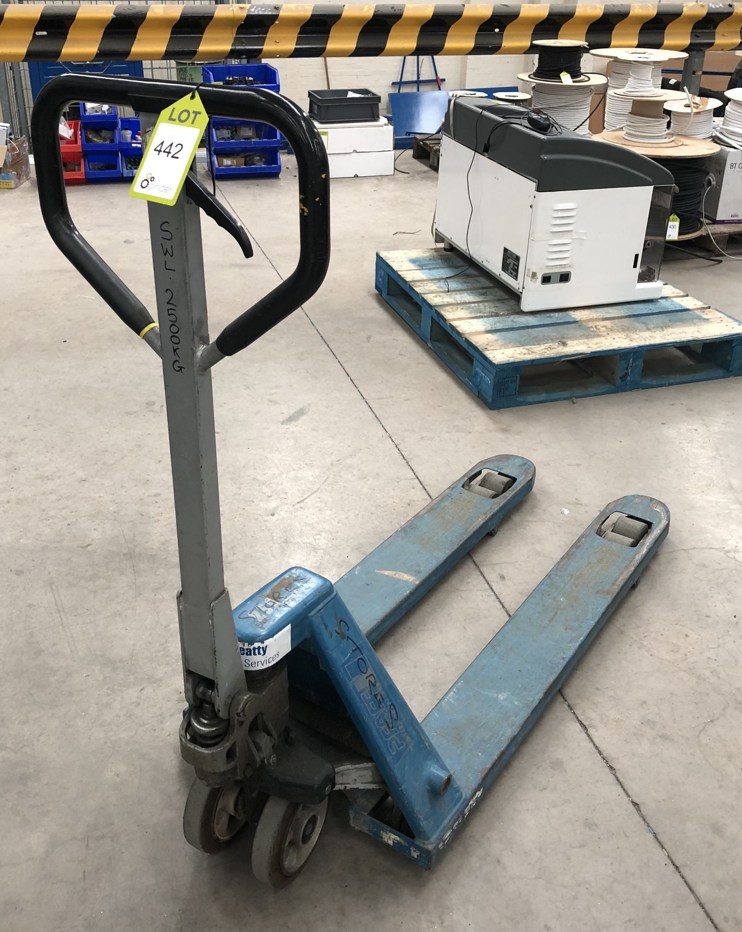 Pfaff Pallet Truck, 2500kg (located in Bay 4) - Image 2 of 2