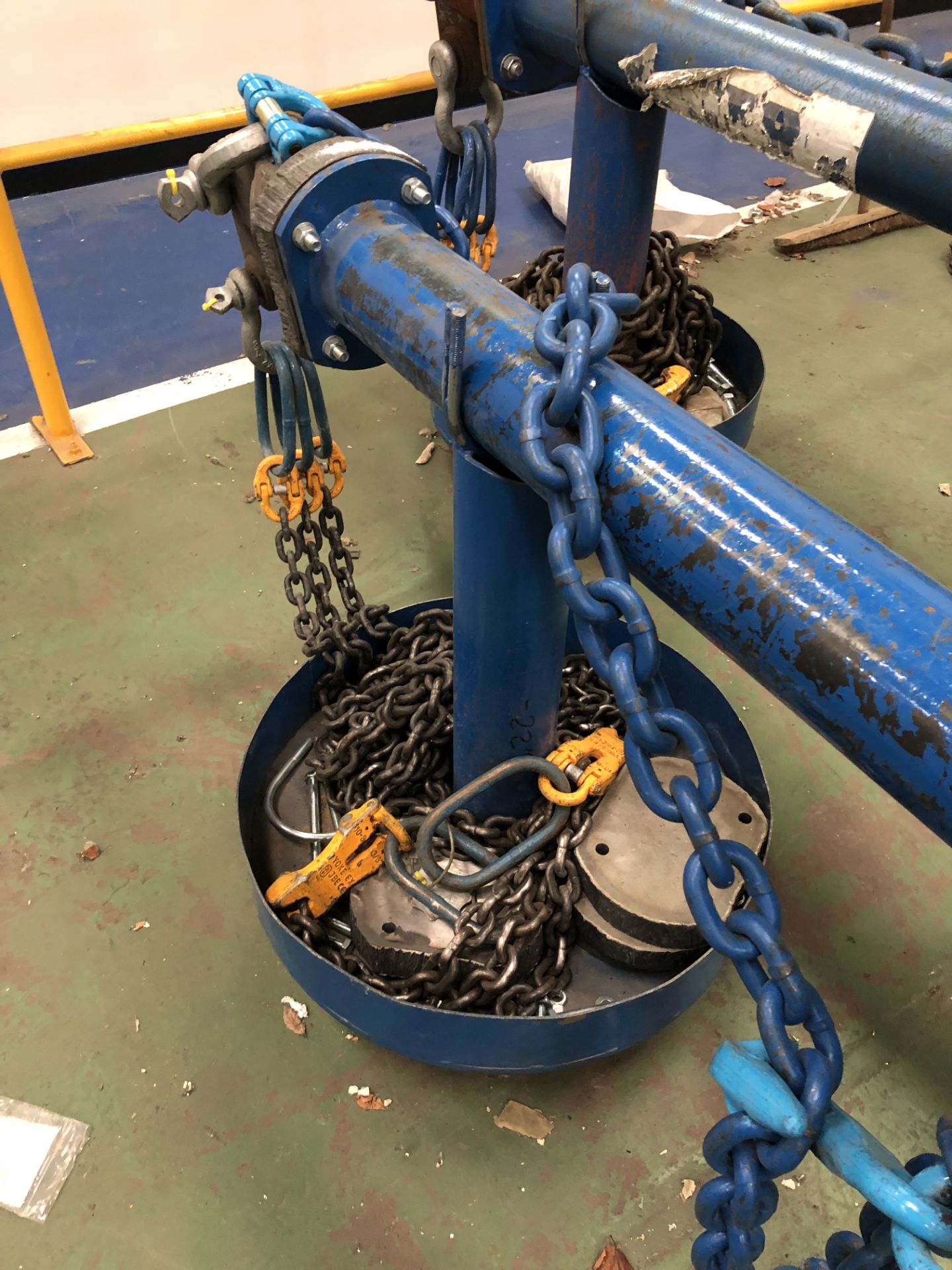 Spreader type Lifting Beam, with chains, etc (located in Bay 3) - Image 3 of 3