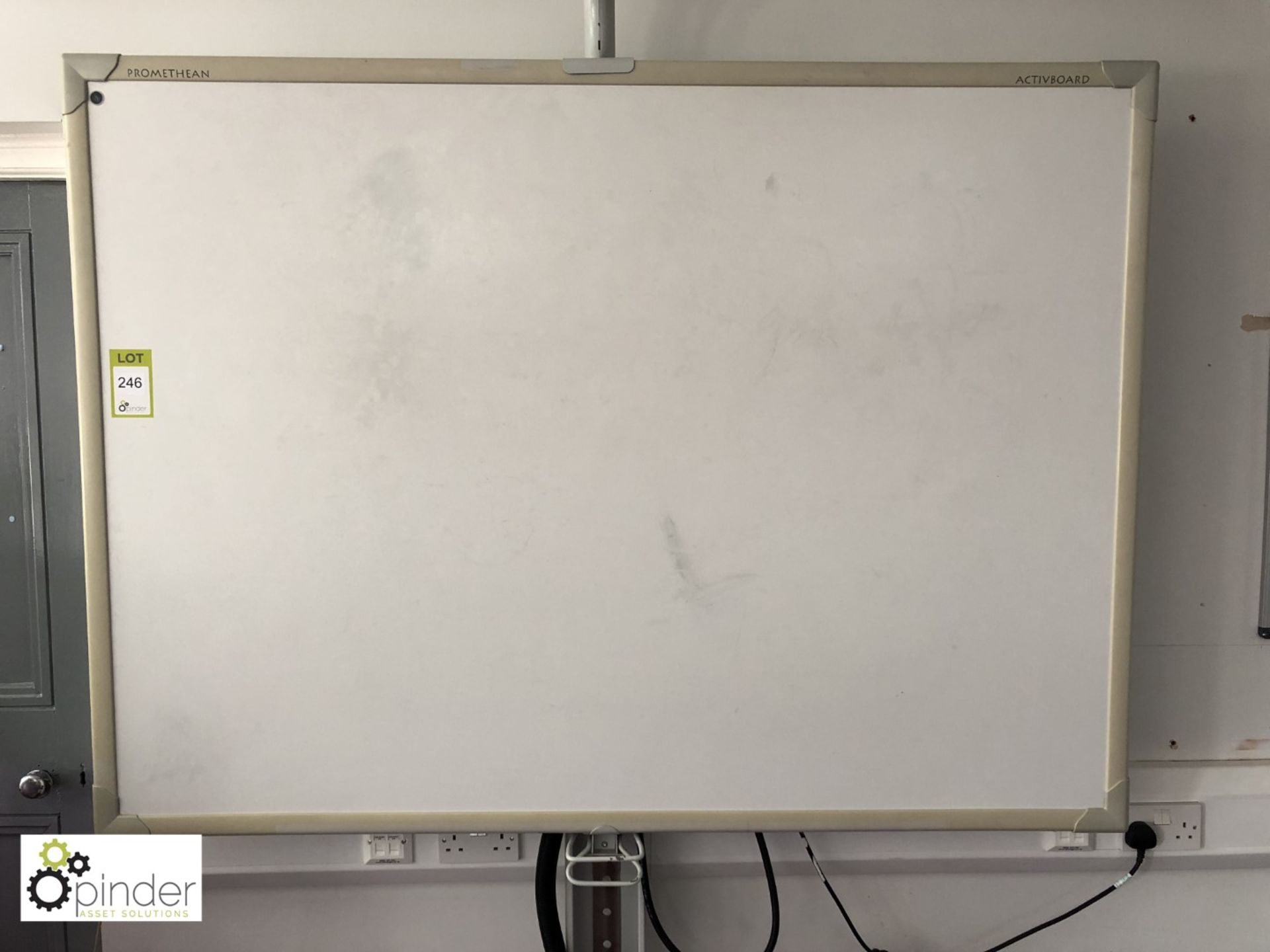 Promethean Activboard with Sanyo Pro Xtra X Multiverse Projector (located in W302, upper ground - Bild 2 aus 3
