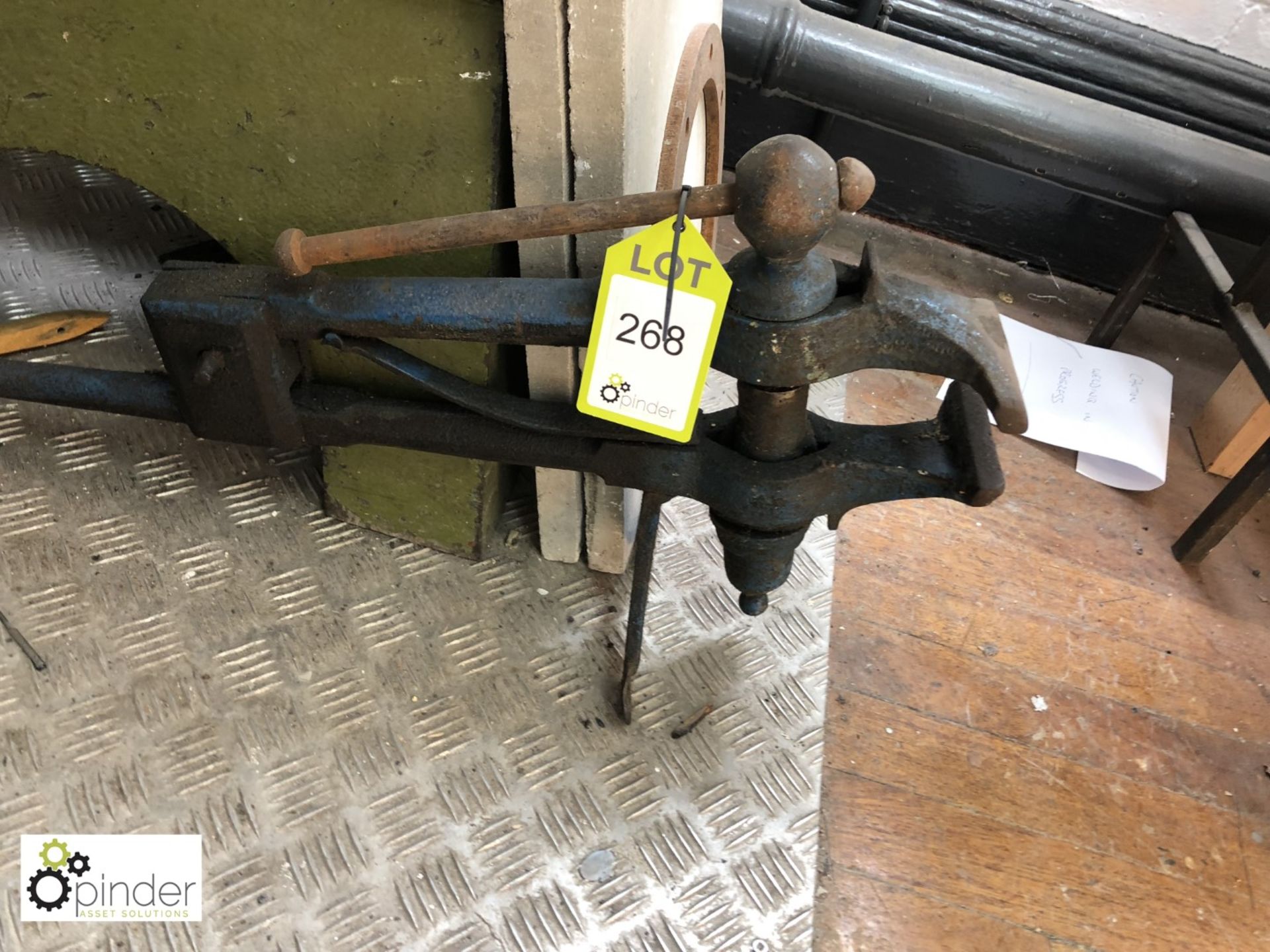 Heavy duty Vice, 100mm (located in W309, ground floor)