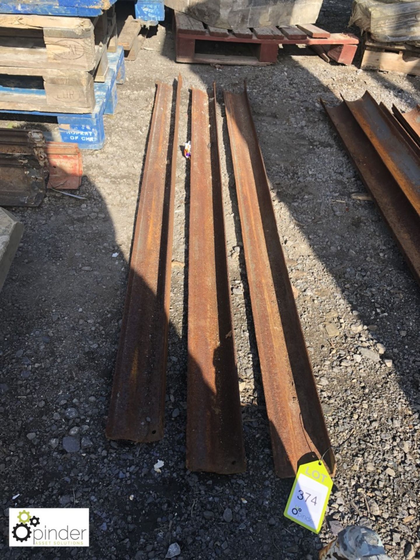 3 lengths cast iron Gutters, approx. 1870mm - Image 2 of 2