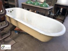 Cast iron roll top Bath, with feet