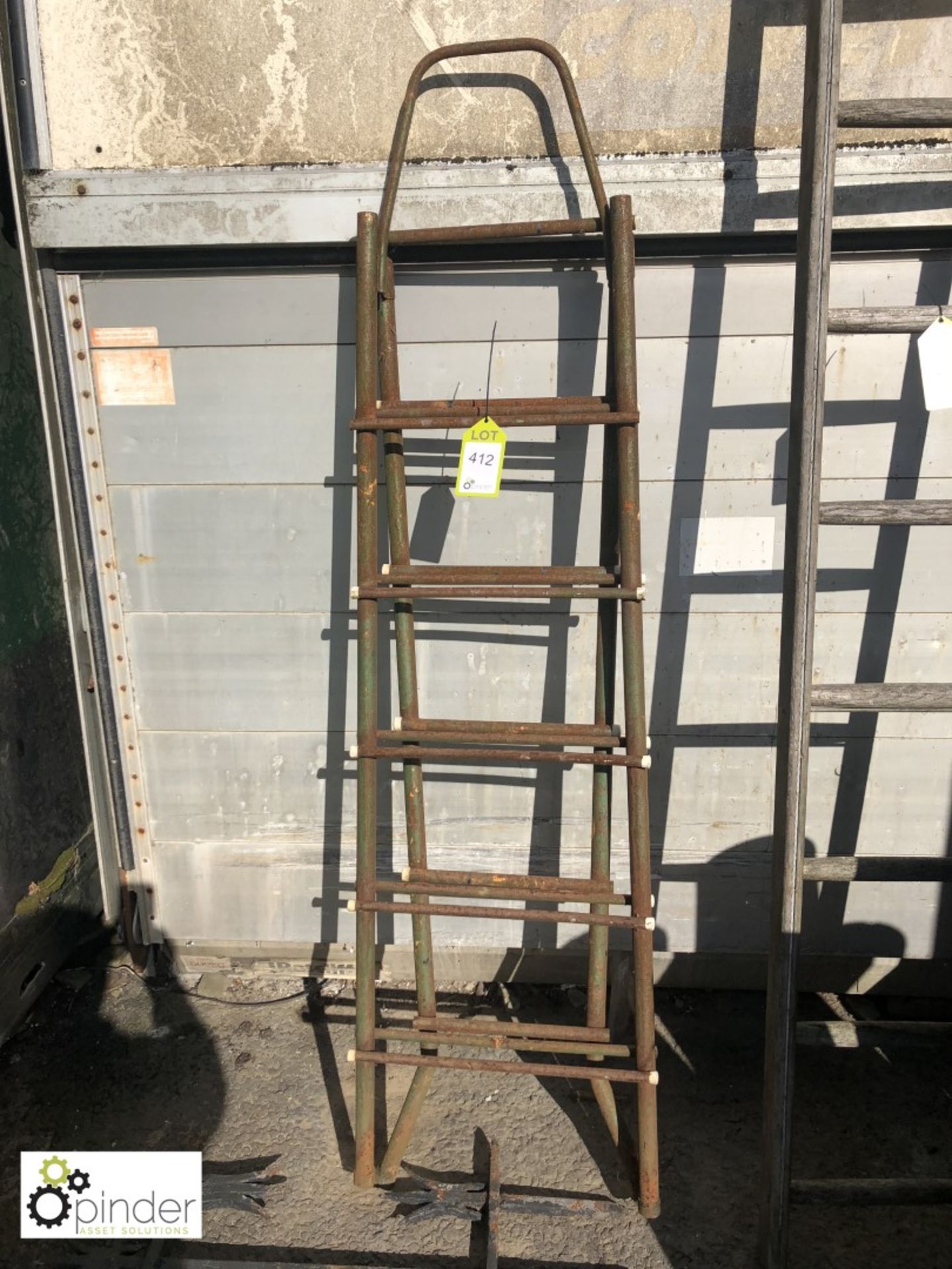 Tubular Stepladder