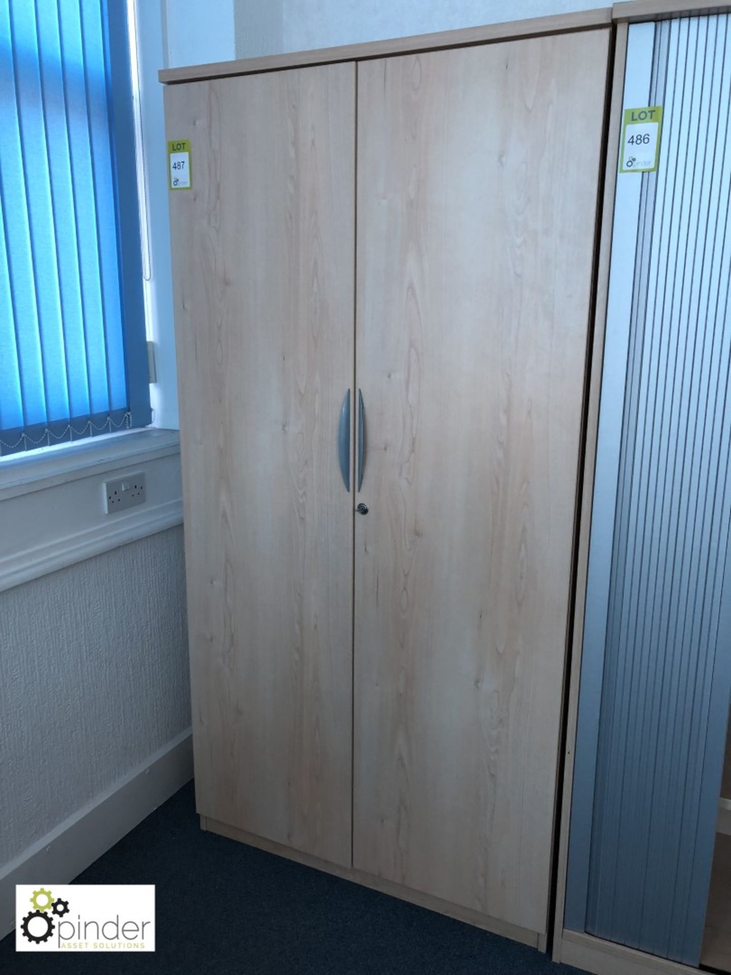Double door Cabinet, 1000mm wide (located in Suite 4, first floor, building 2)