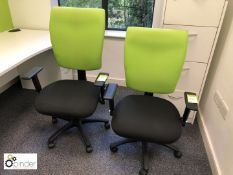 2 fully adjustable upholstered swivel Armchairs, black/green (located in Suite 17, second floor,