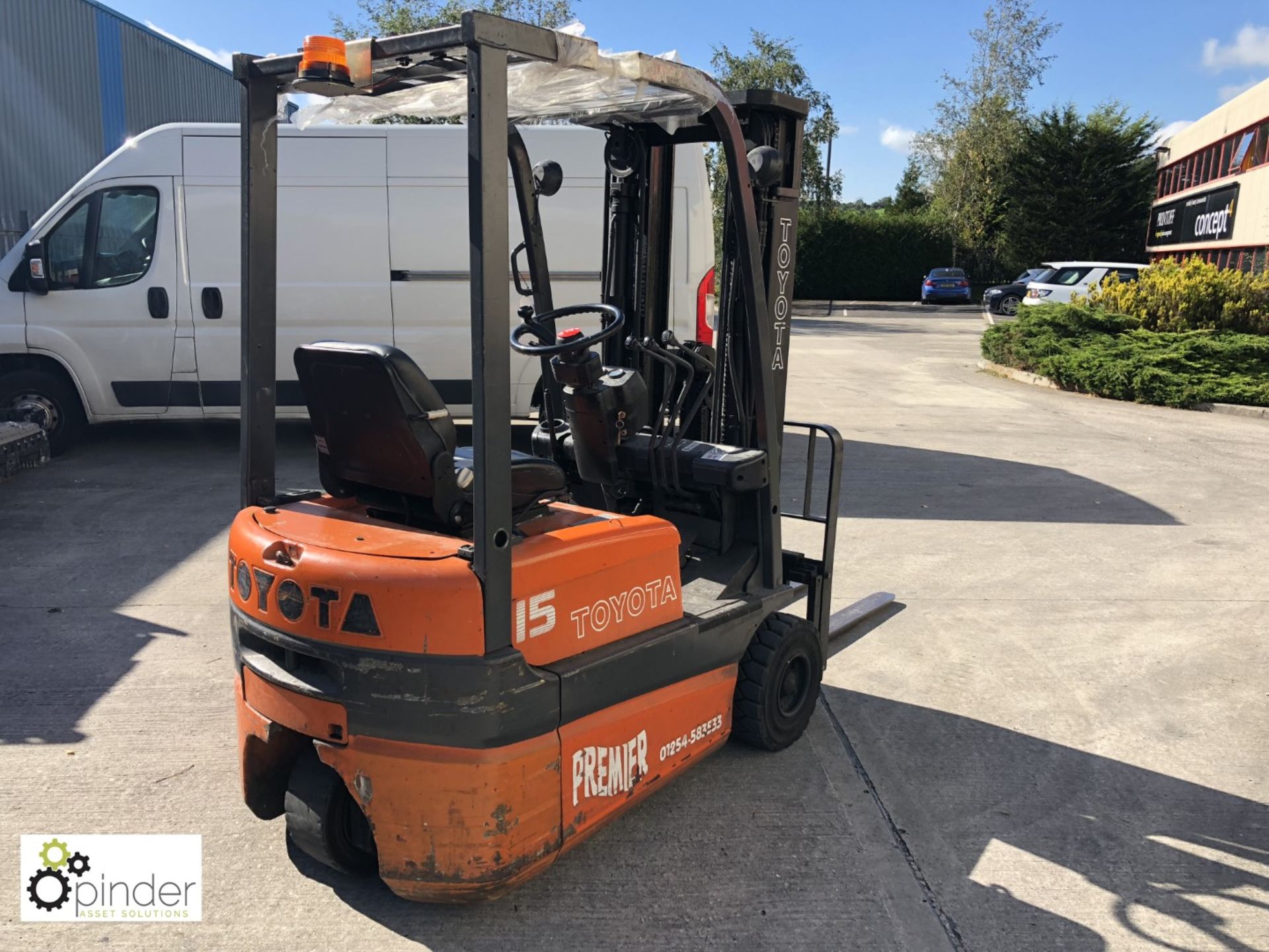 Toyota FBESF 15 3-wheel Electric Forklift Truck, 1500kg capacity, 14706hours, triplex clear view - Image 4 of 12