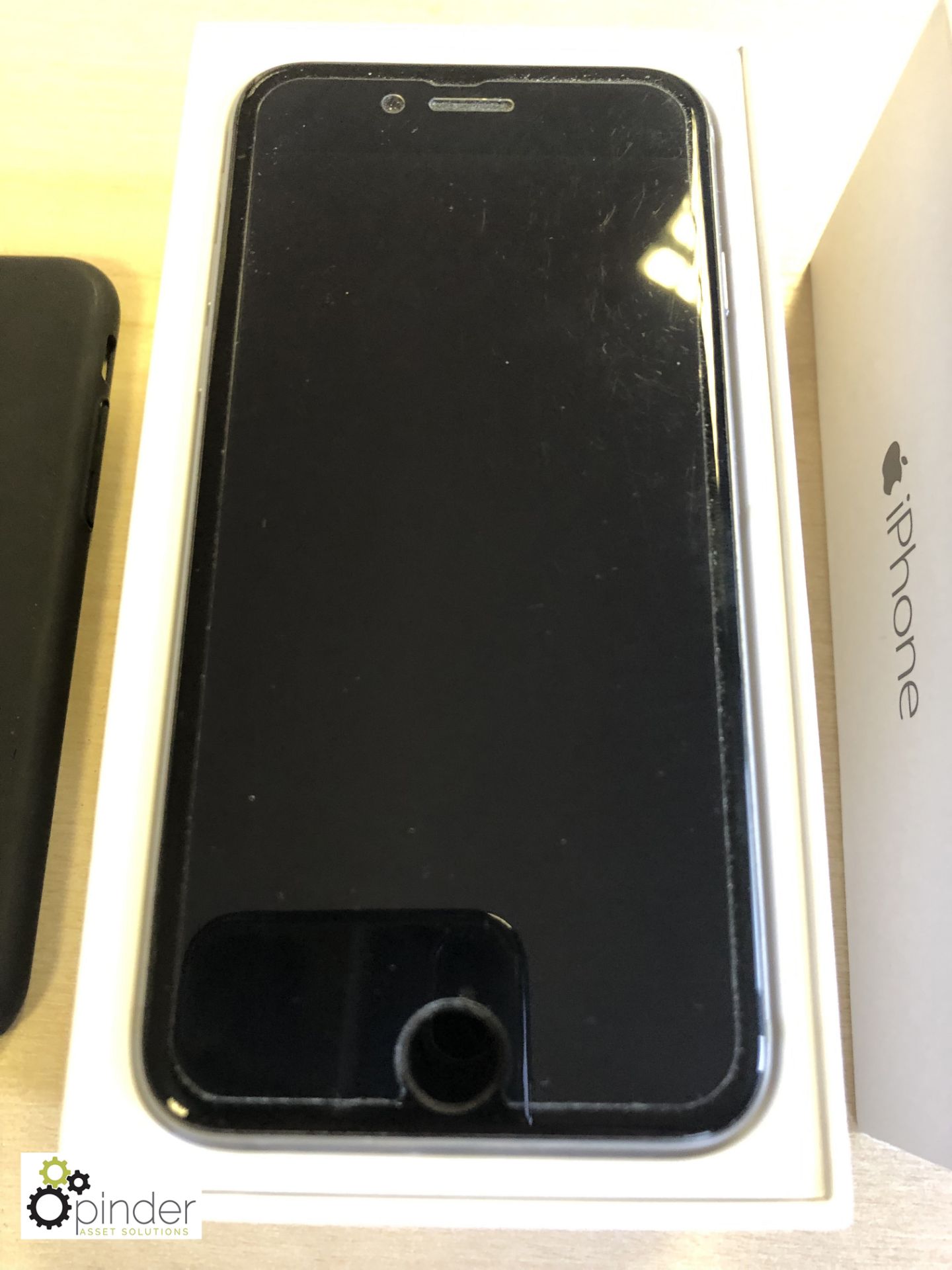 Apple iPhone 6, space grey, 16GB with screen prote - Image 3 of 11