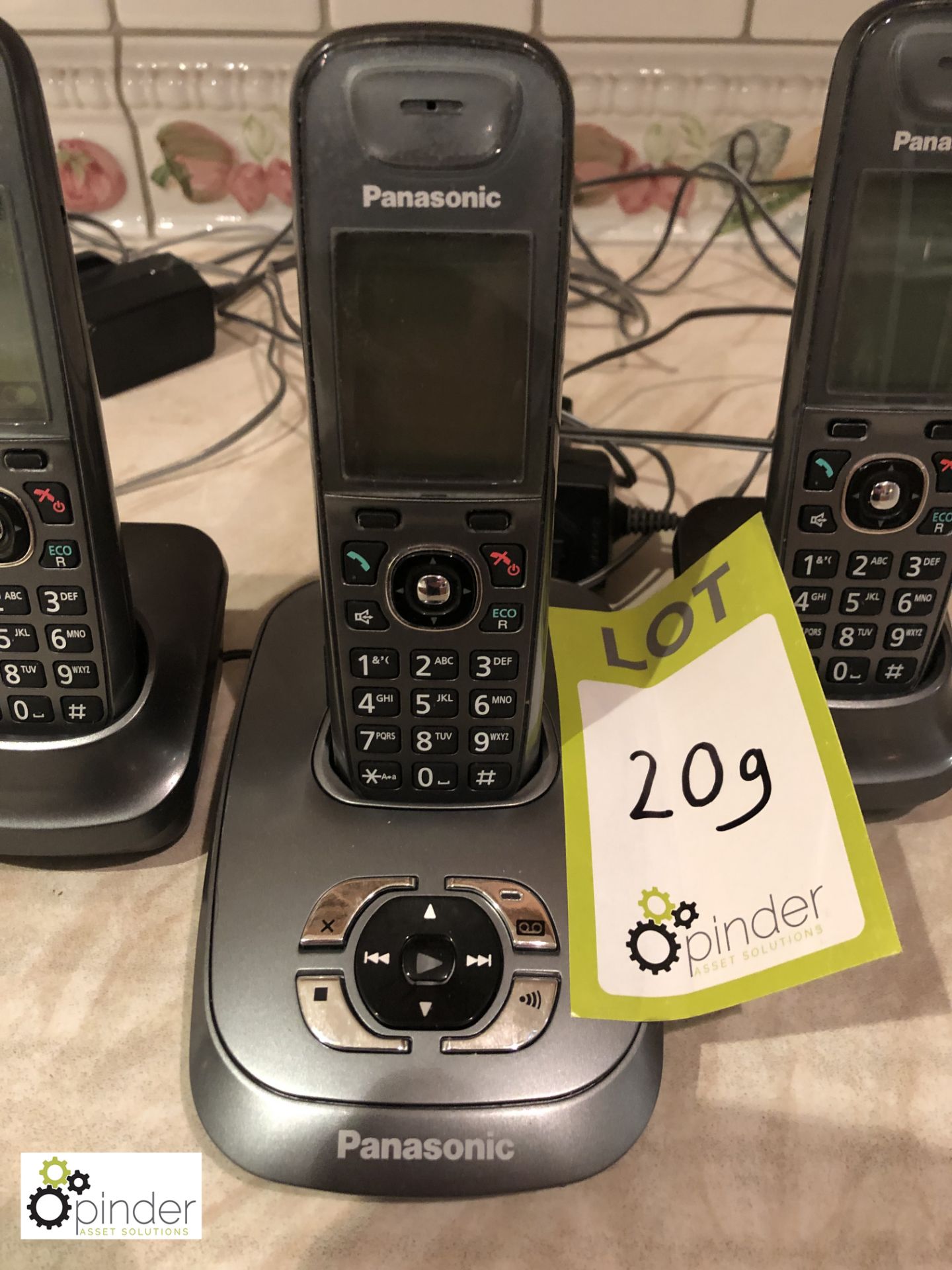 Panasonic KX-TG7521E cordless Telephone Set with p - Image 2 of 2