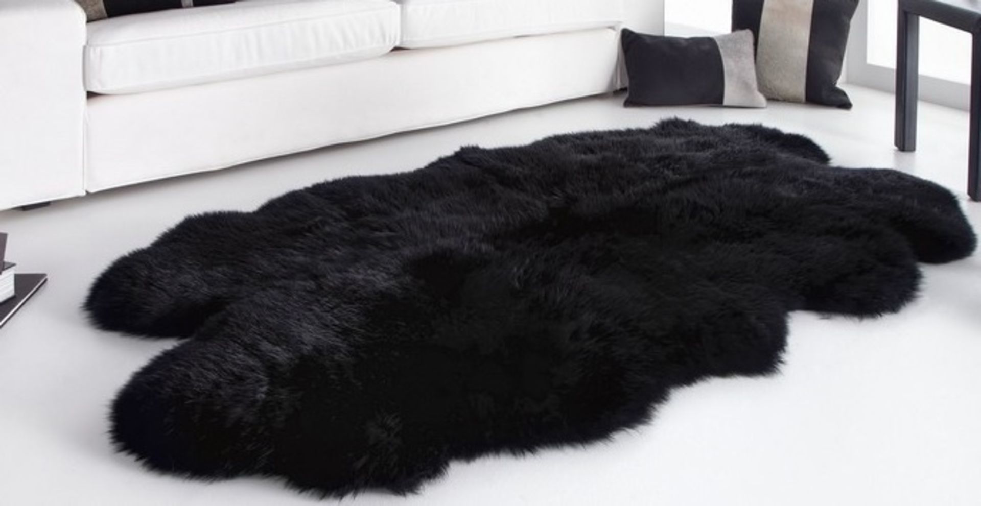 Black Natural 100% Sheepskin Pelt / Rug 700mm X 1m