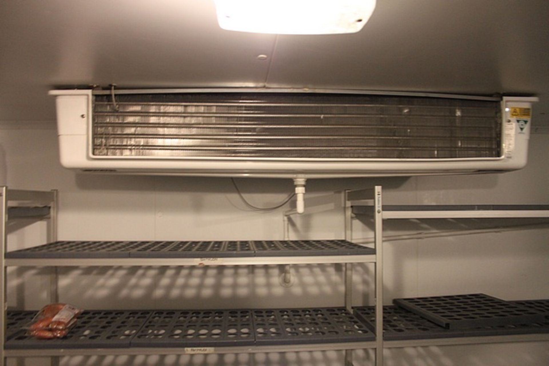 Dual walk in cold room and freezer 2100mm x 1600mm x 1900mm / 4000mm x 4000mm x 1900mm - Image 6 of 8