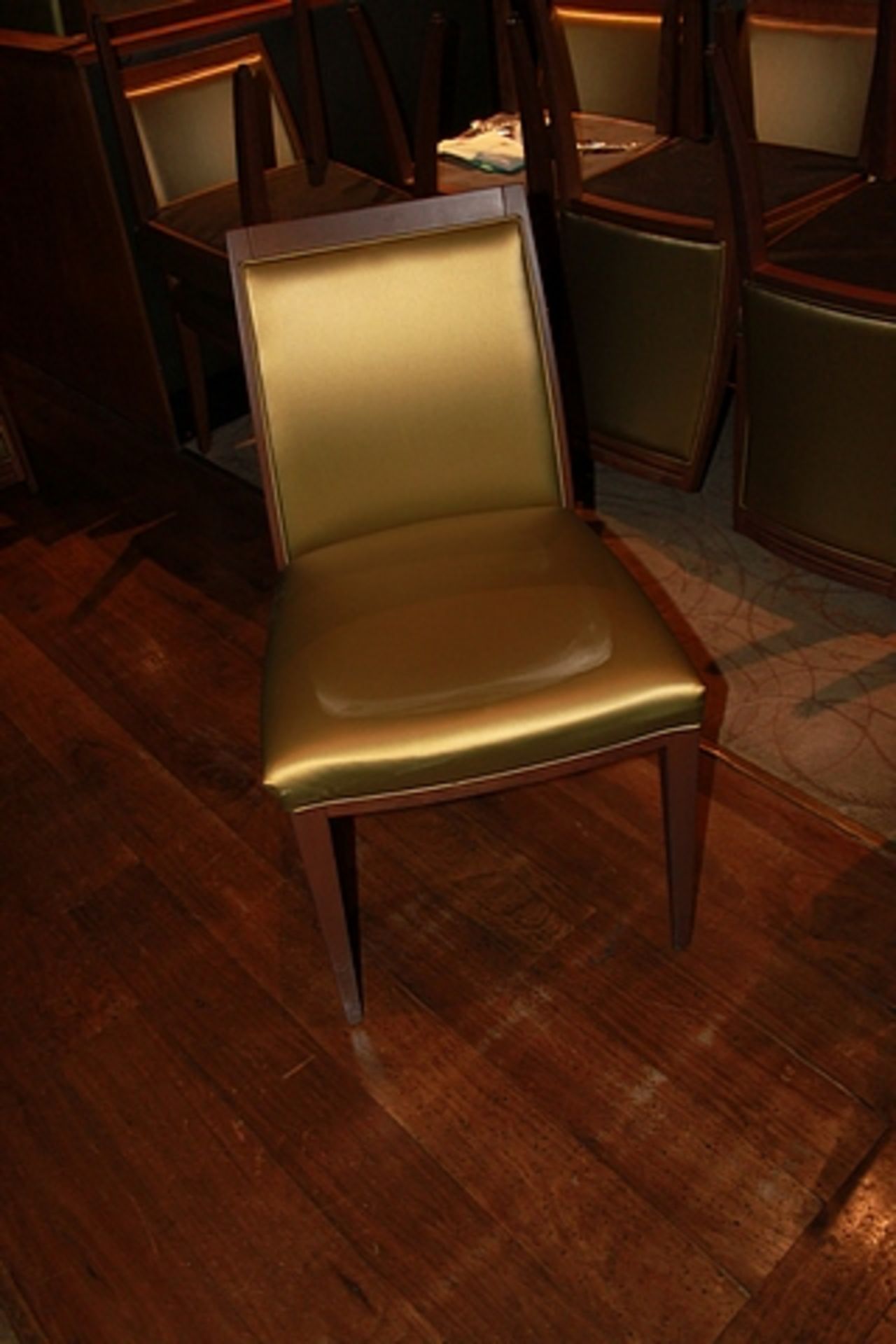 22 x Billiani dining chair oak frame with gold PU silk upholstery 440mm x 850mm - Image 3 of 3