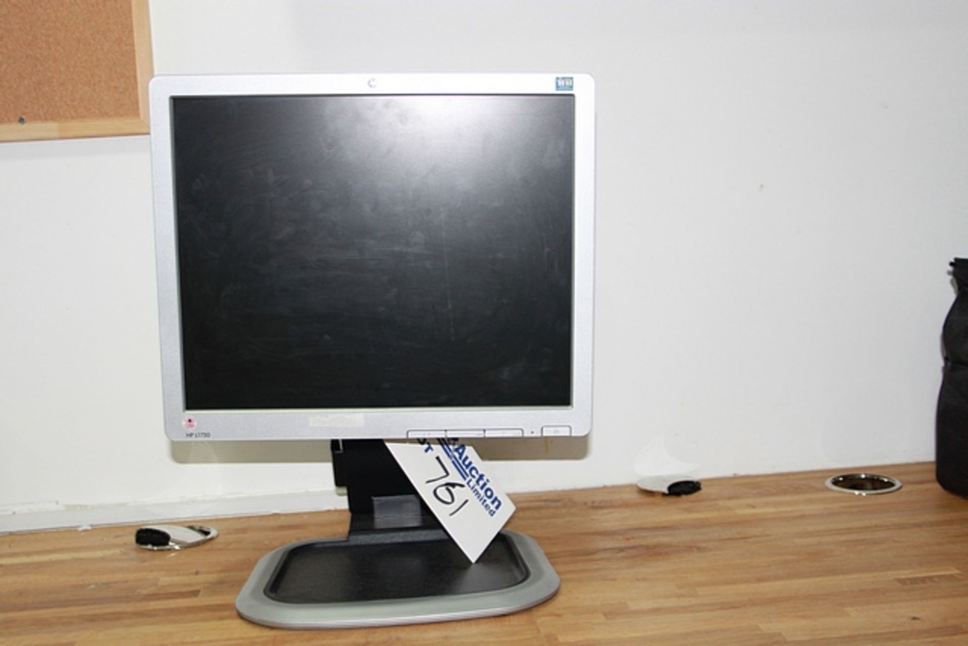 HP L1750 LCD Monitor LCD monitor / TFT active matrix 1280 x 1024 at 75 Hz