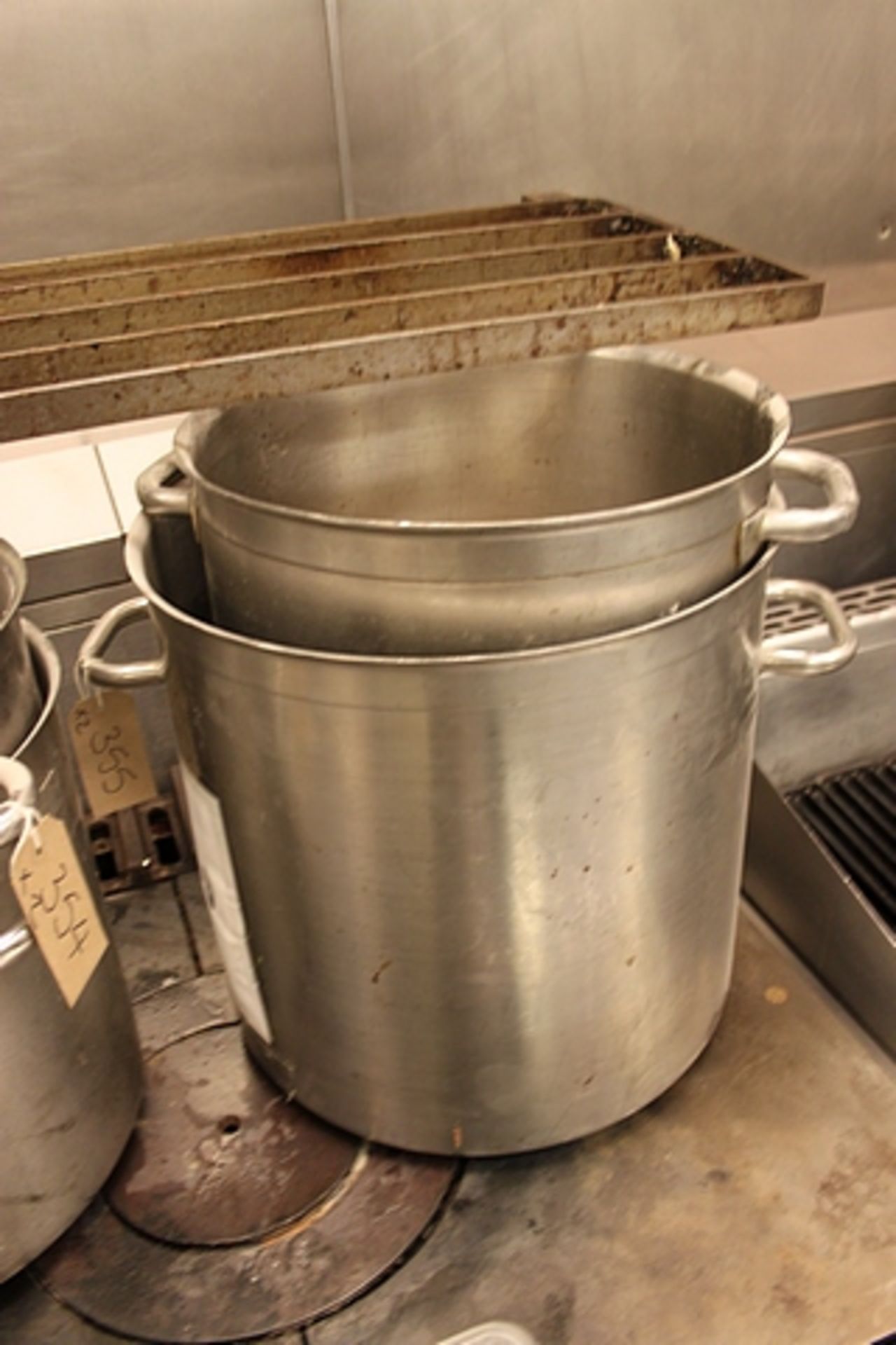 2 x stainless steel stock pots as lotted