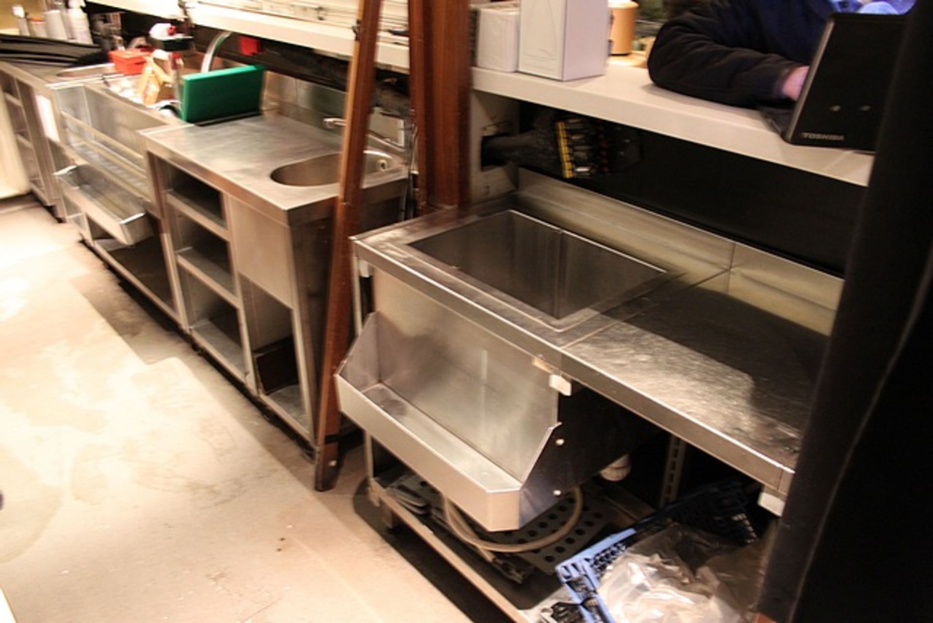 Stainless steel back bar countering comprising of 2 x wash basins, speed rails, ice dump and storage - Image 4 of 4