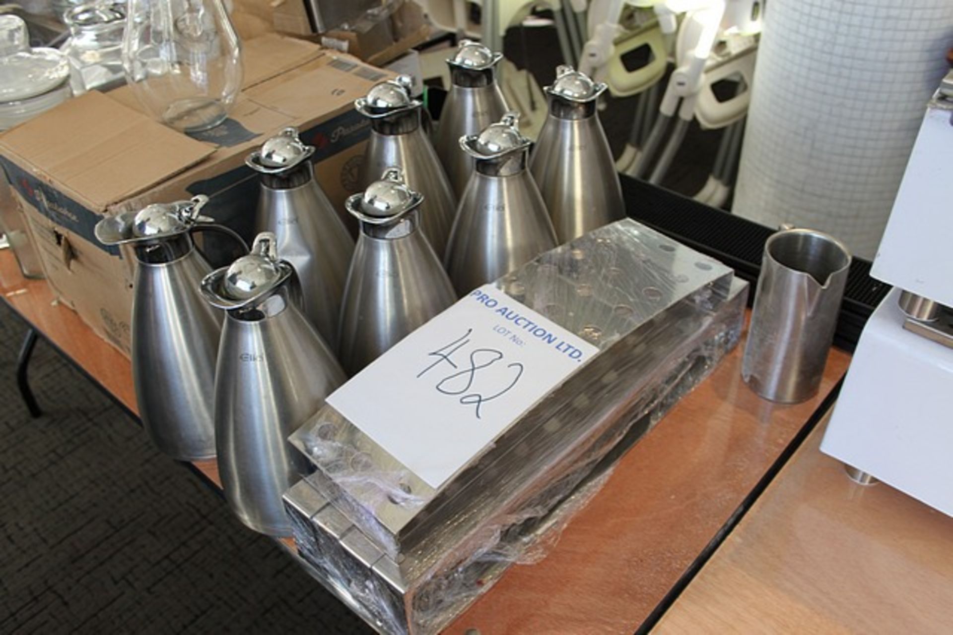 Job Lot 8 x Elia brushed steel insulated jugs, various glass water jugs, 4 x glass water dispensers,