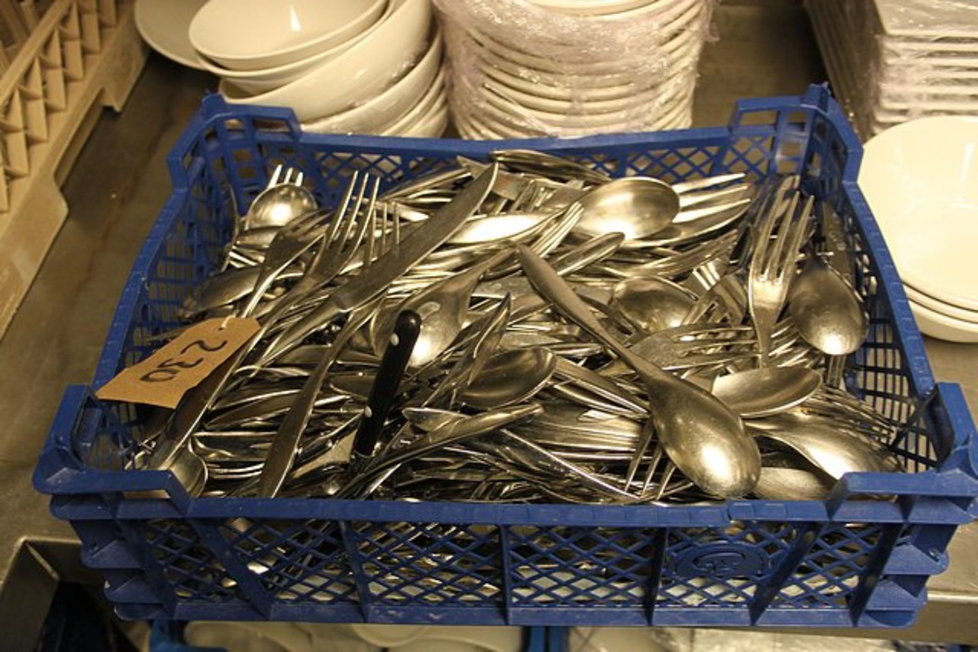 A large quantity of Artis stainless steel 18/10 fine dining cutlery