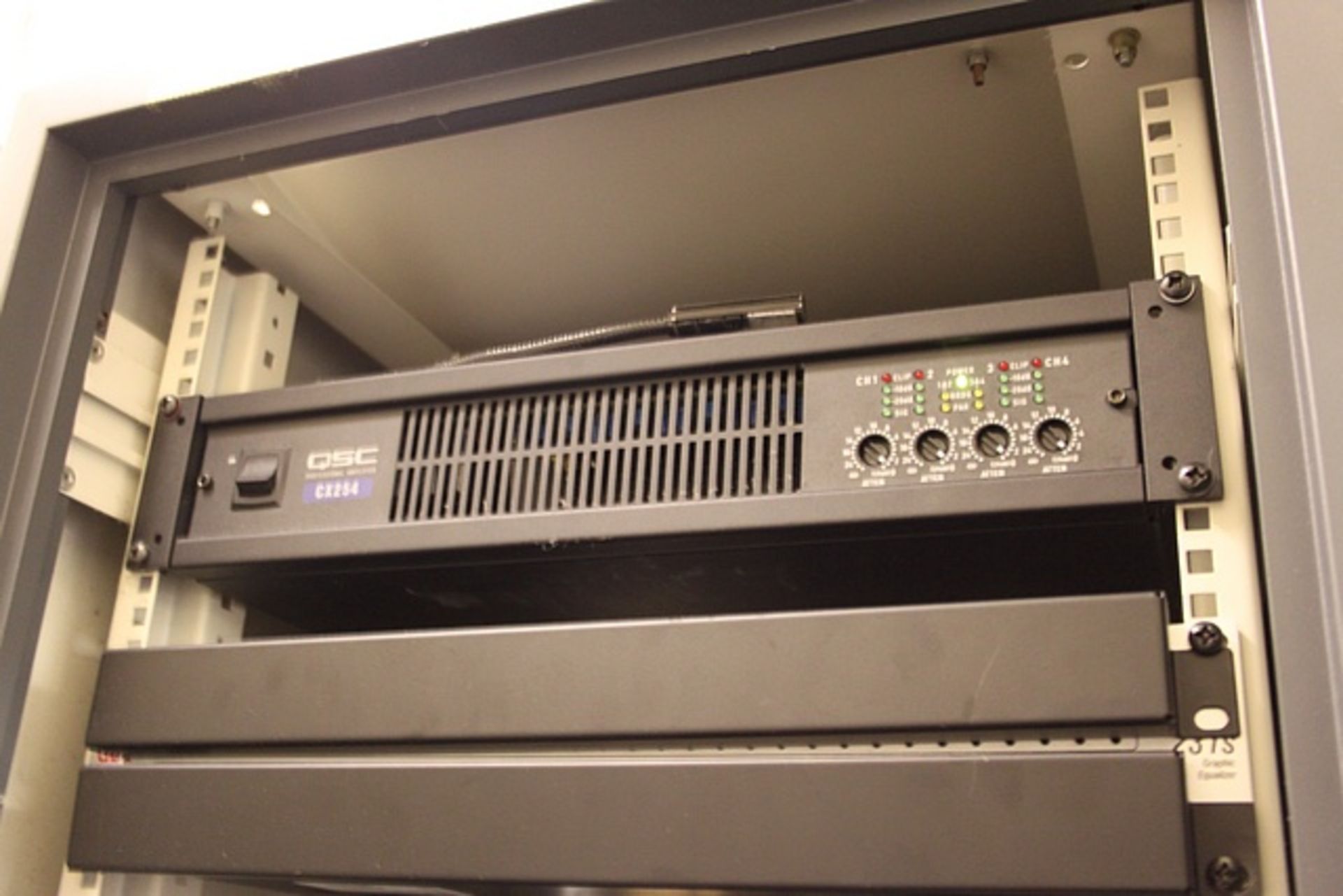 Complete AV DJ Rack cabinet comprising of 1 x QSC CX254 professional amplifier 1 x Cloud CX335 - Image 5 of 5