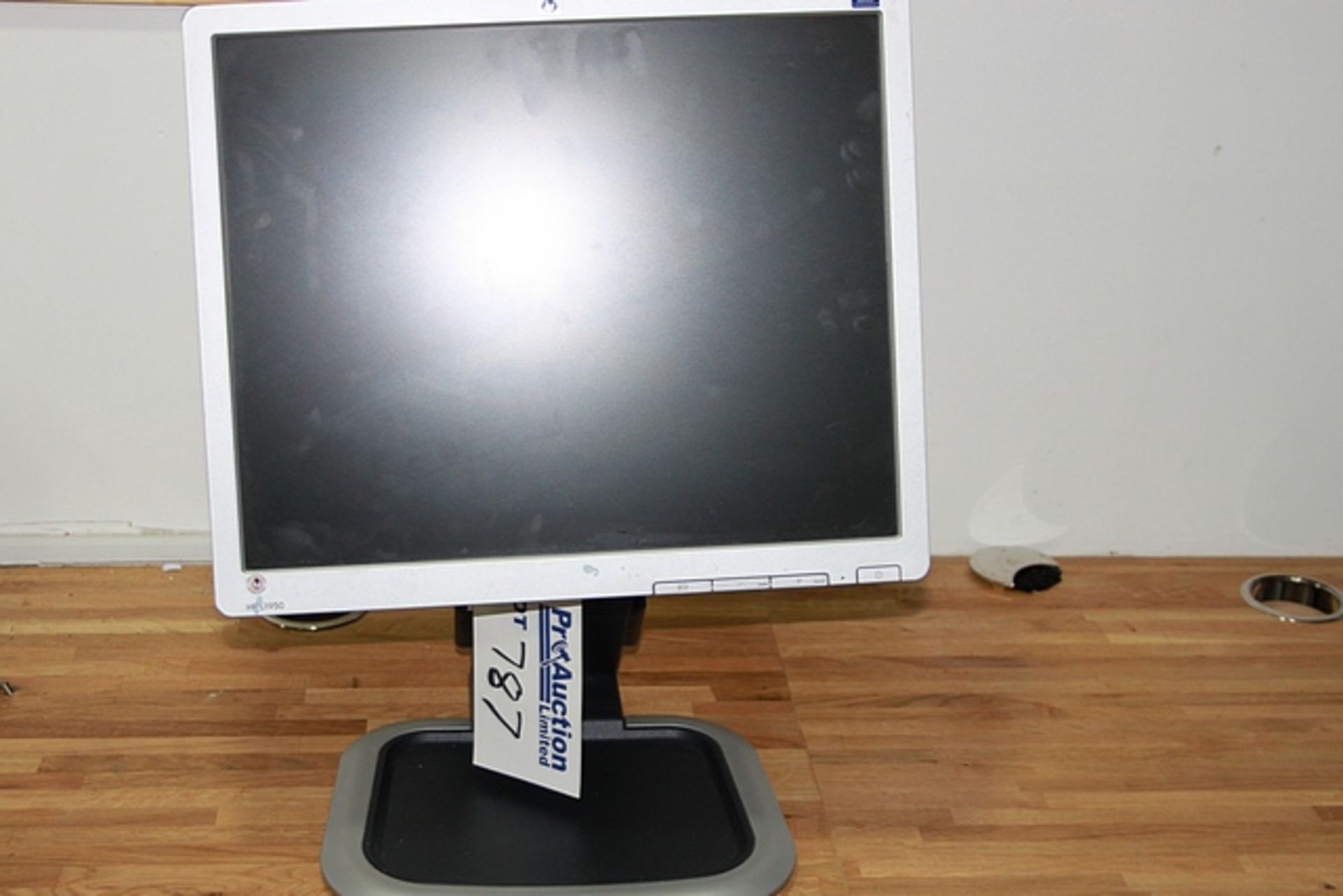 HP L1950 19.0-inch TFT Active Matrix LCD Flat Panel Display 1280x1024 / 75Hz with USB Hub