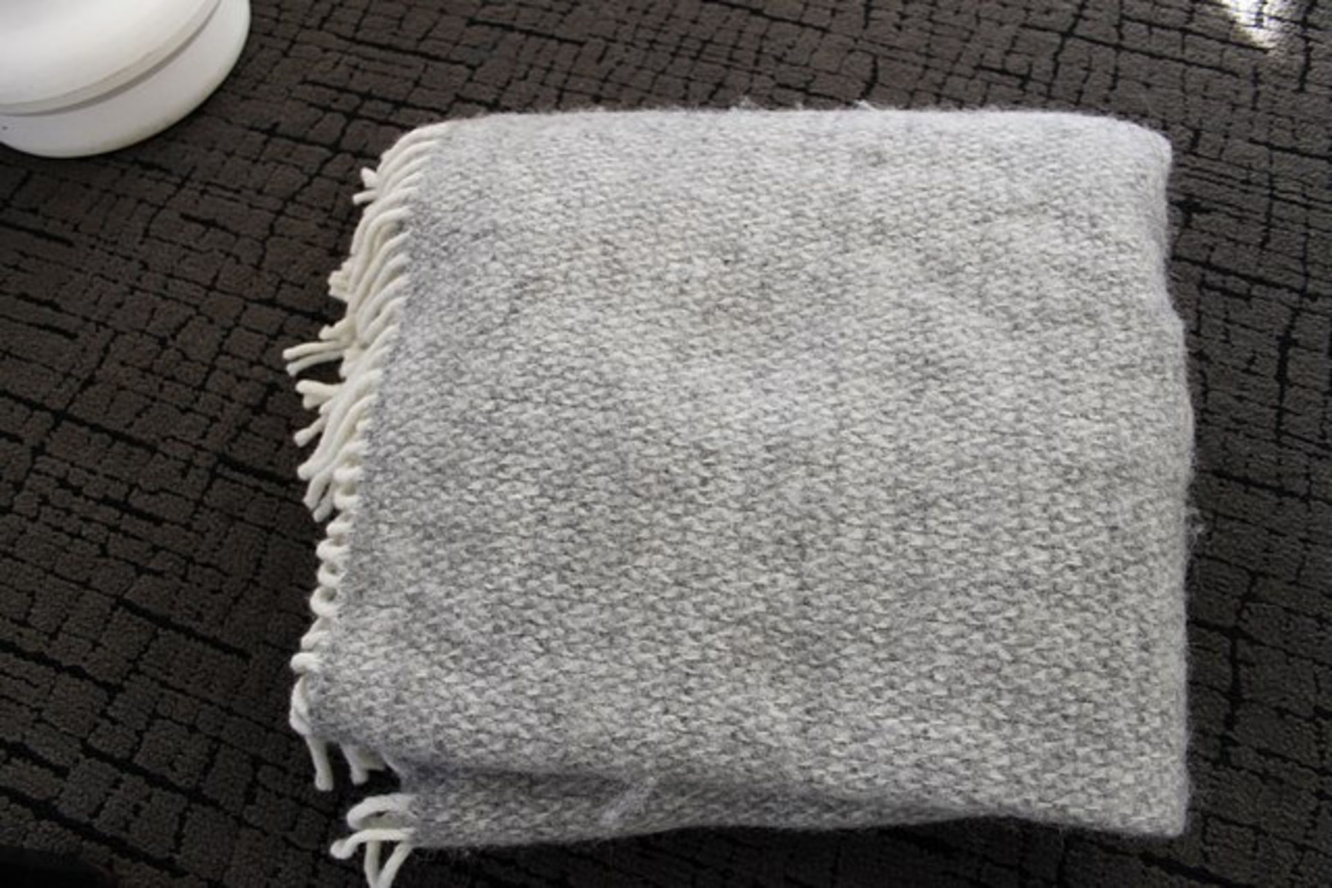 20 x Pure New Wool throw blankets Herringbone 1400mm x 1500mm