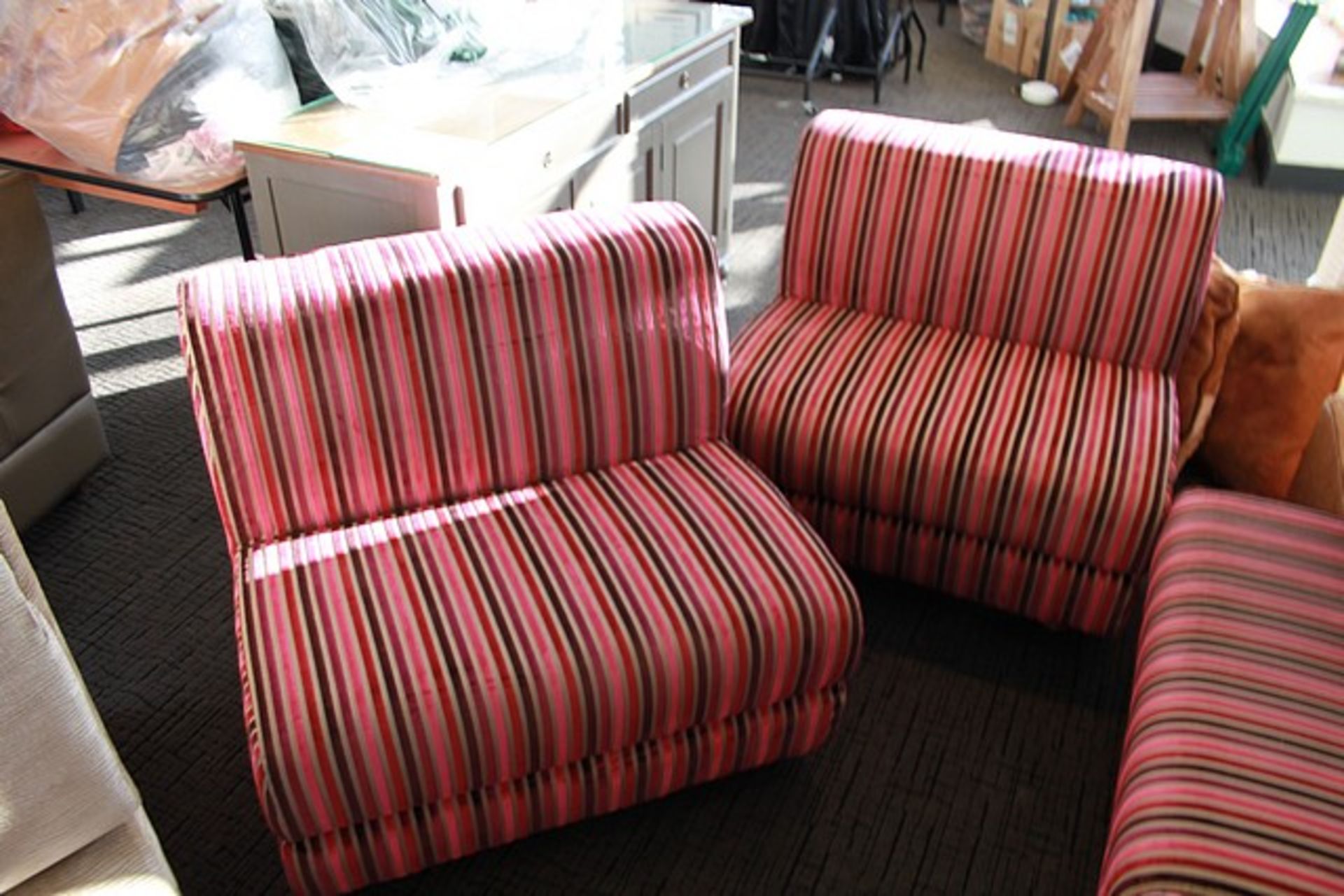 Sectional sofa comprising six pieces upholstered in a pink stipe material spans approximately 4m - Image 2 of 2