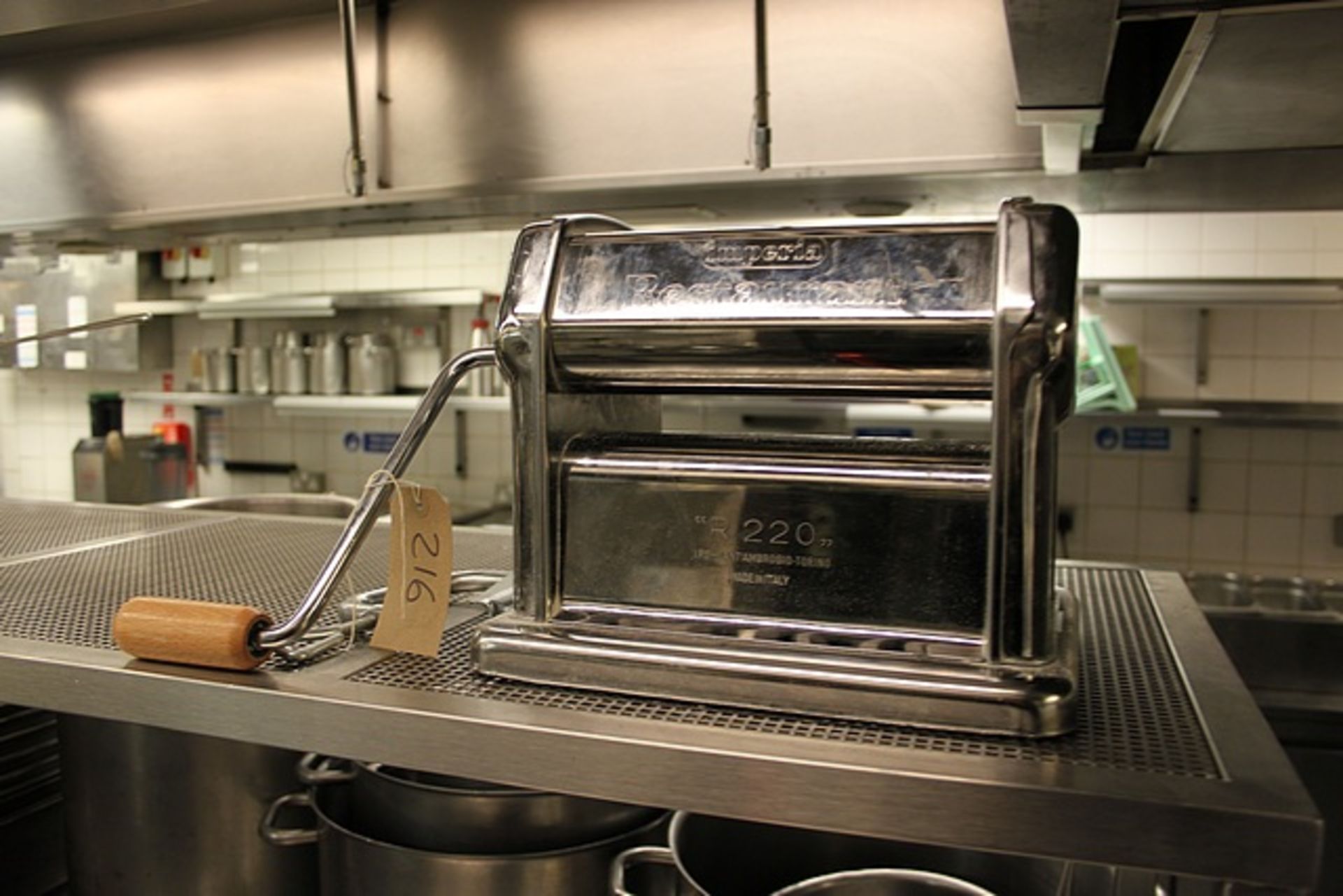 Imperia Restaurant Pasta Machine Manual R220 Produces 9" wide sheets of pasta, with a maximum