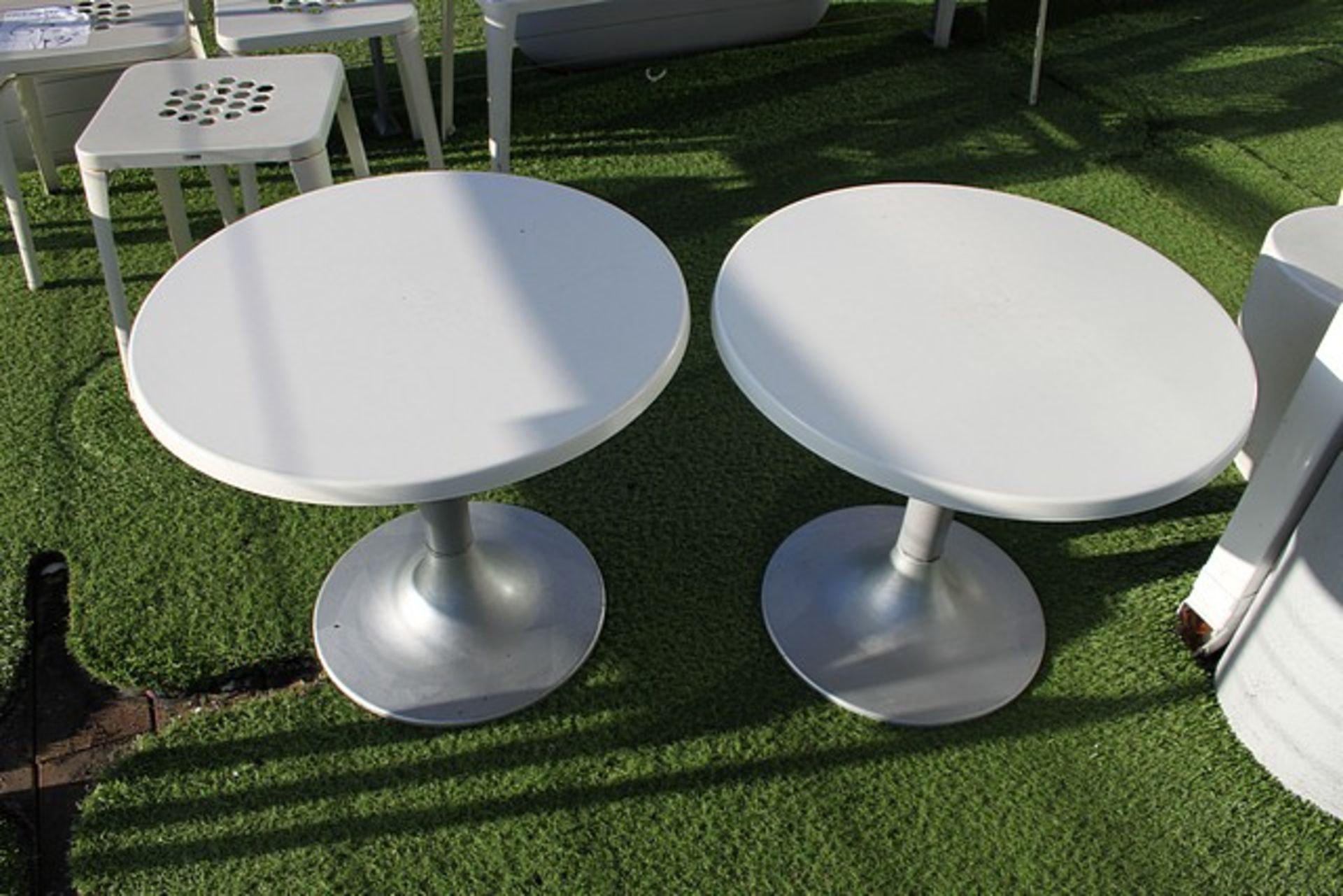 4 x Werzalit coffee table white top metal pedestal 600mm x 500mm - Image 2 of 2