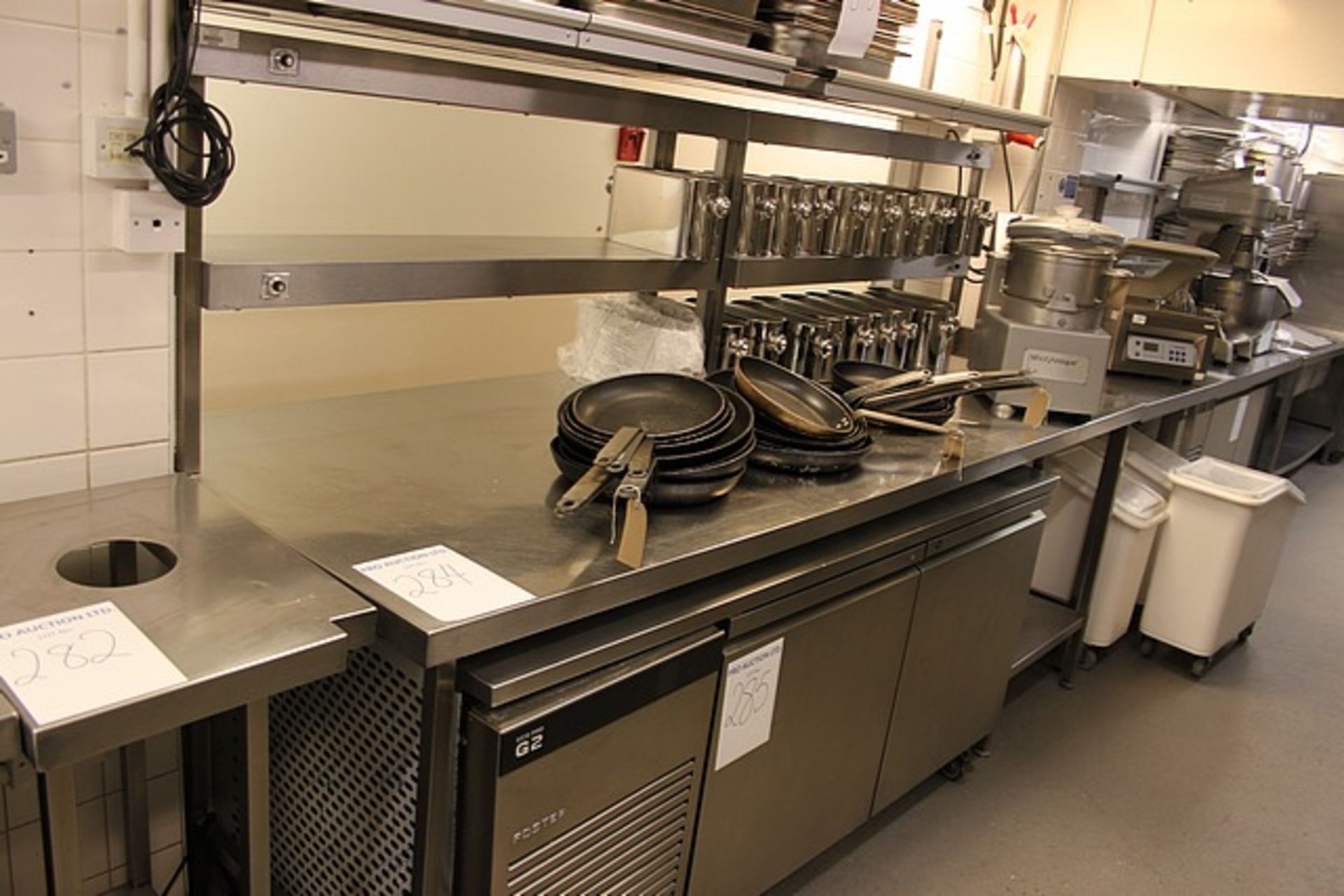 Stainless steel heated chef pass 2660mm x 1000mm