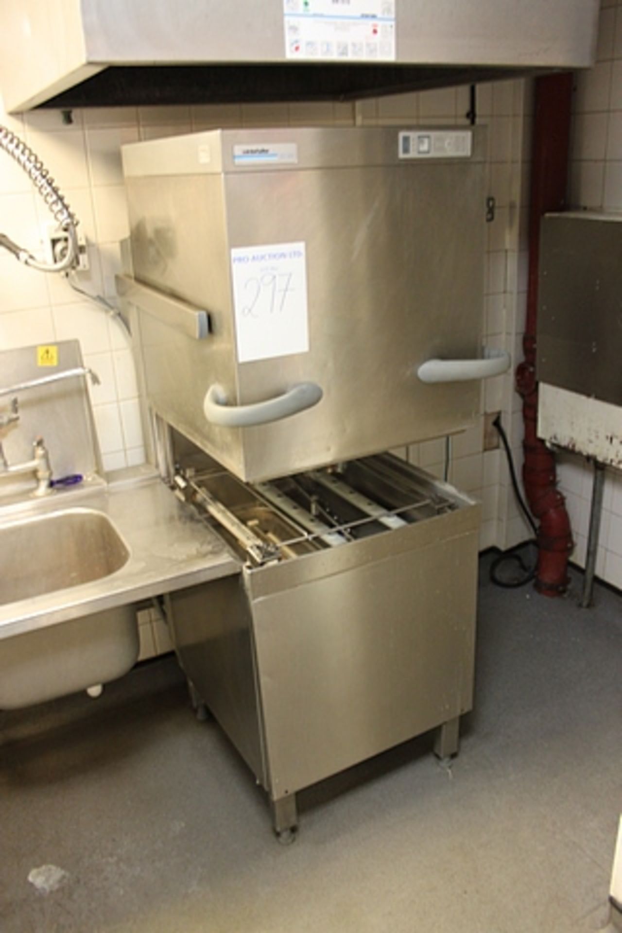 Winterhalter GS502 dishwasher 640mm x 780mm x 1950mm complete with in and out feed tabling, wash - Image 4 of 4