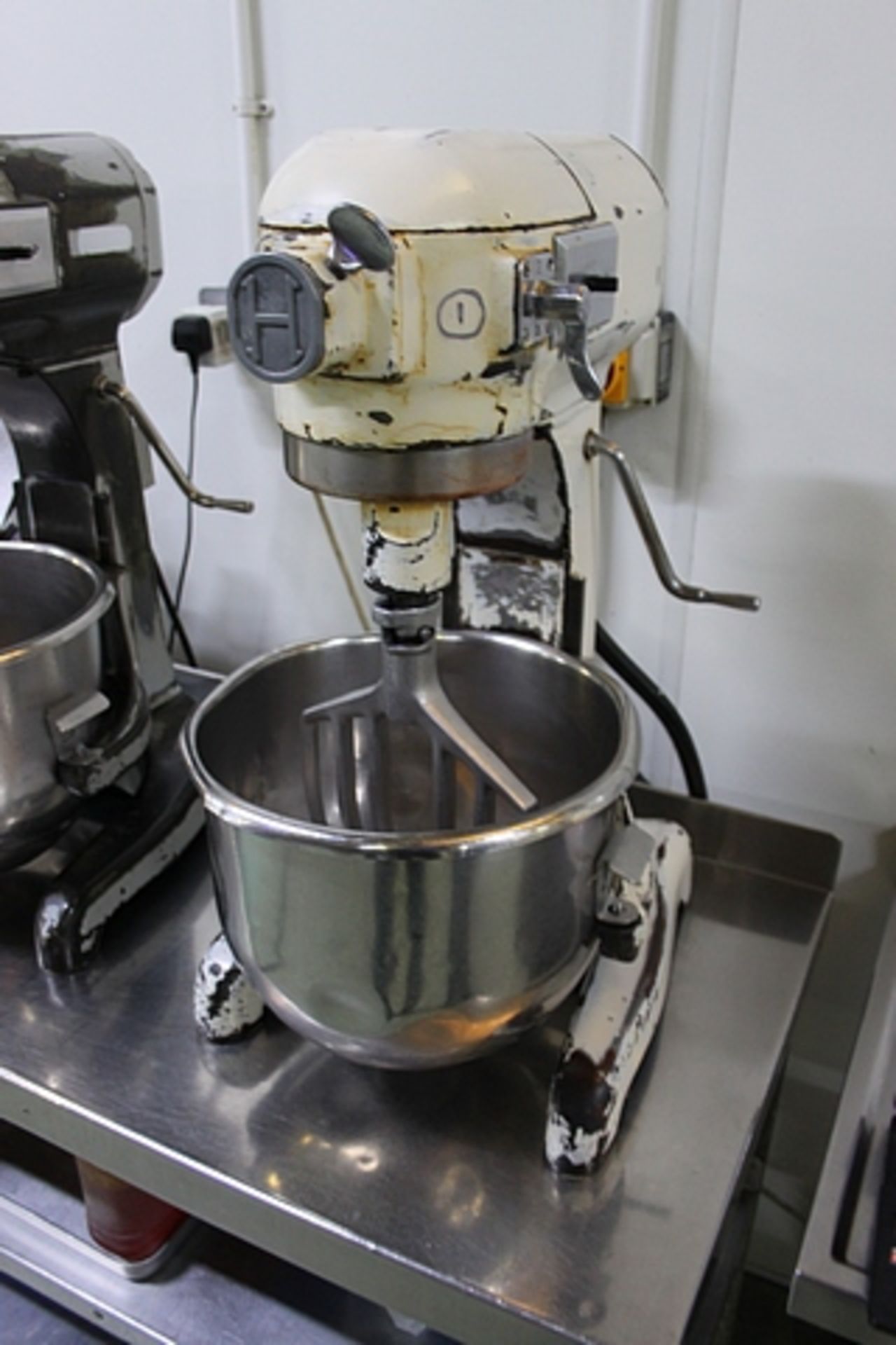 Hobart AE200 planetary mixer 20 quart with bowl and tooling