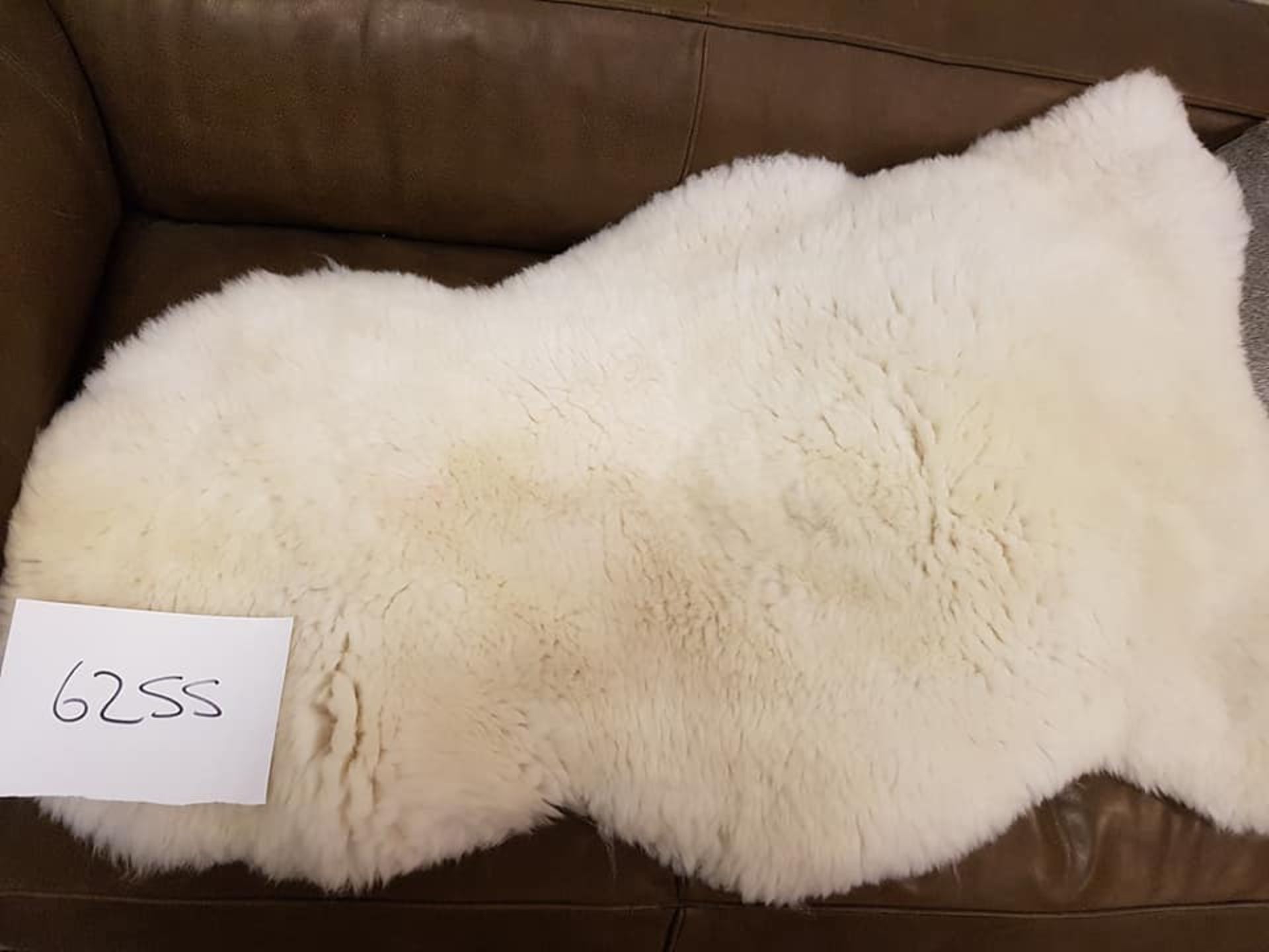 Ivory White Natural 100% Huge Sheepskin Pelt / Rug 700mm X 1350mm appx