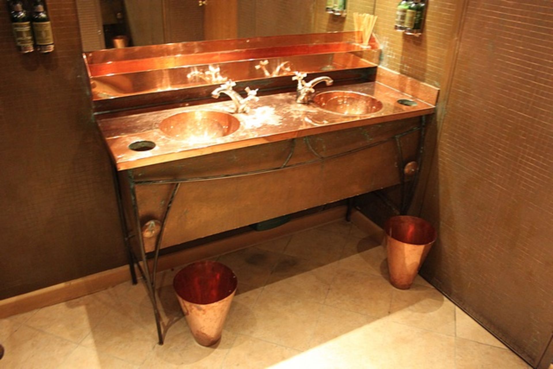 Polished copper twin bowl vanity unit 1400mm x 500mm deep - Image 2 of 2