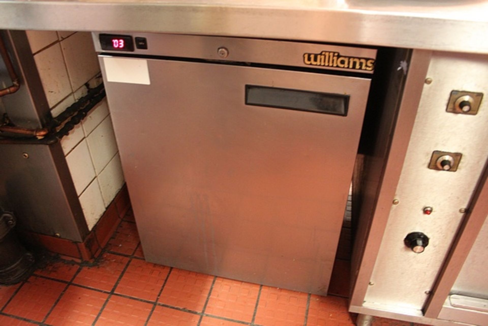 Williams HP55C SS stainless steel undercounter refrigerator temperature range 1°C to 4°C 600mm x