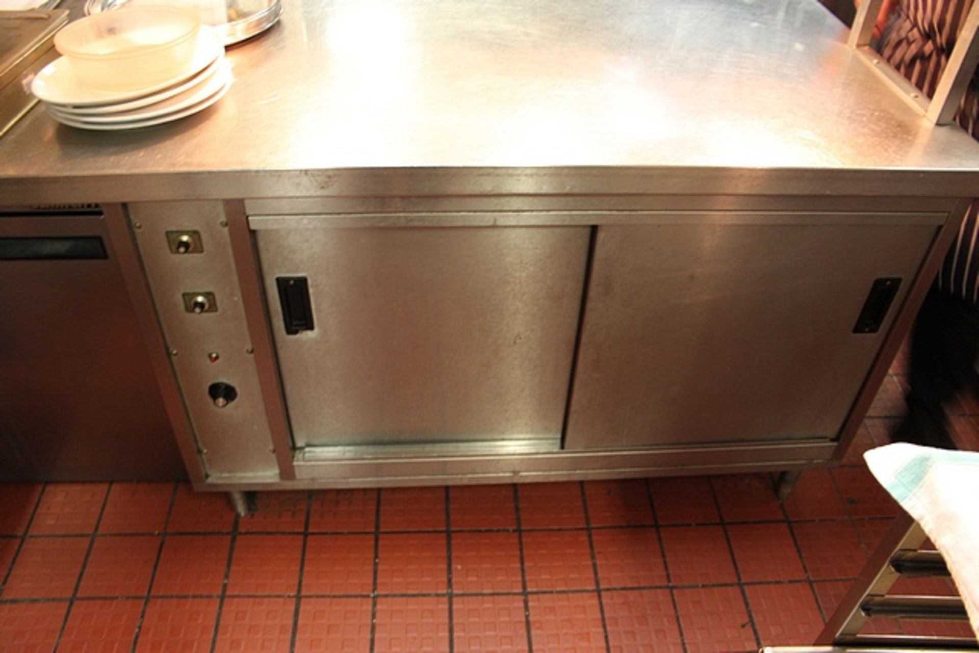 Stainless steel hot cupboard chef pass L shaped through door cabinet with heated overhead gantry - Image 2 of 2