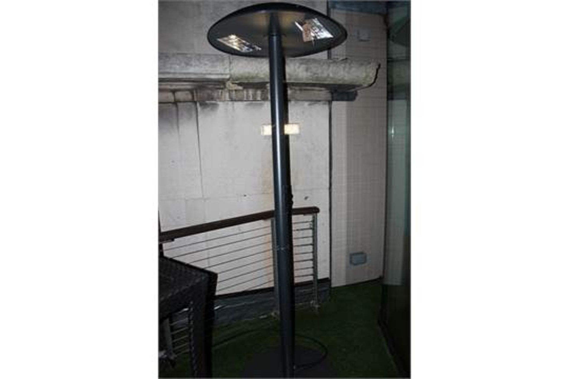 1 x Heat Outdoors Solamagic Sundowner 4kw electric patio heater 2300mm