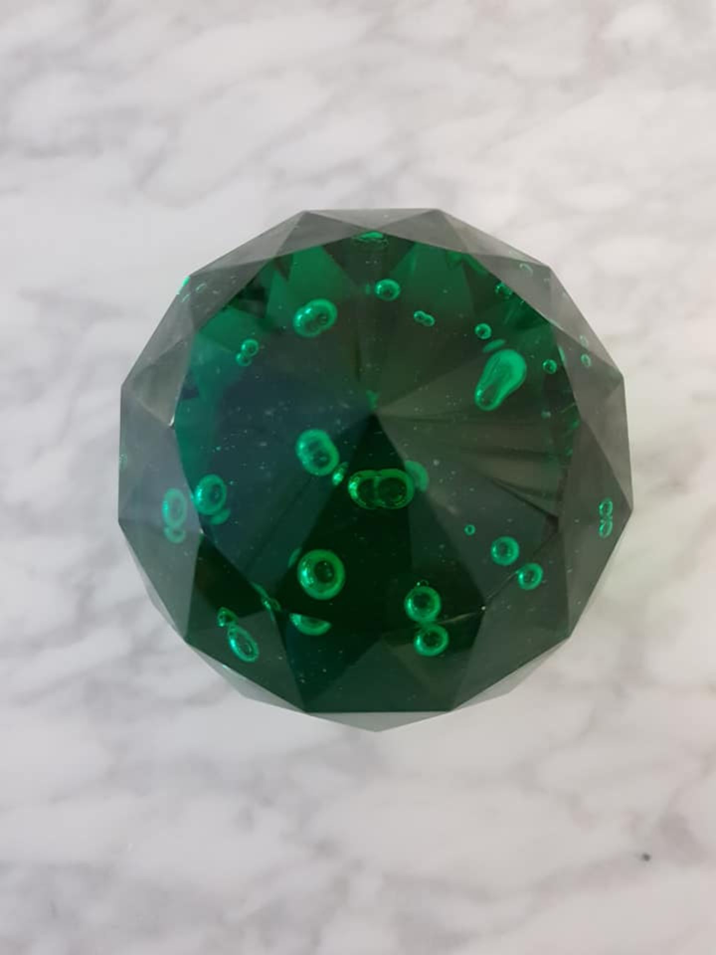 Bohemian blown art glass cut paperweight 11cm emerald green with controlled bubbles design - Image 2 of 2