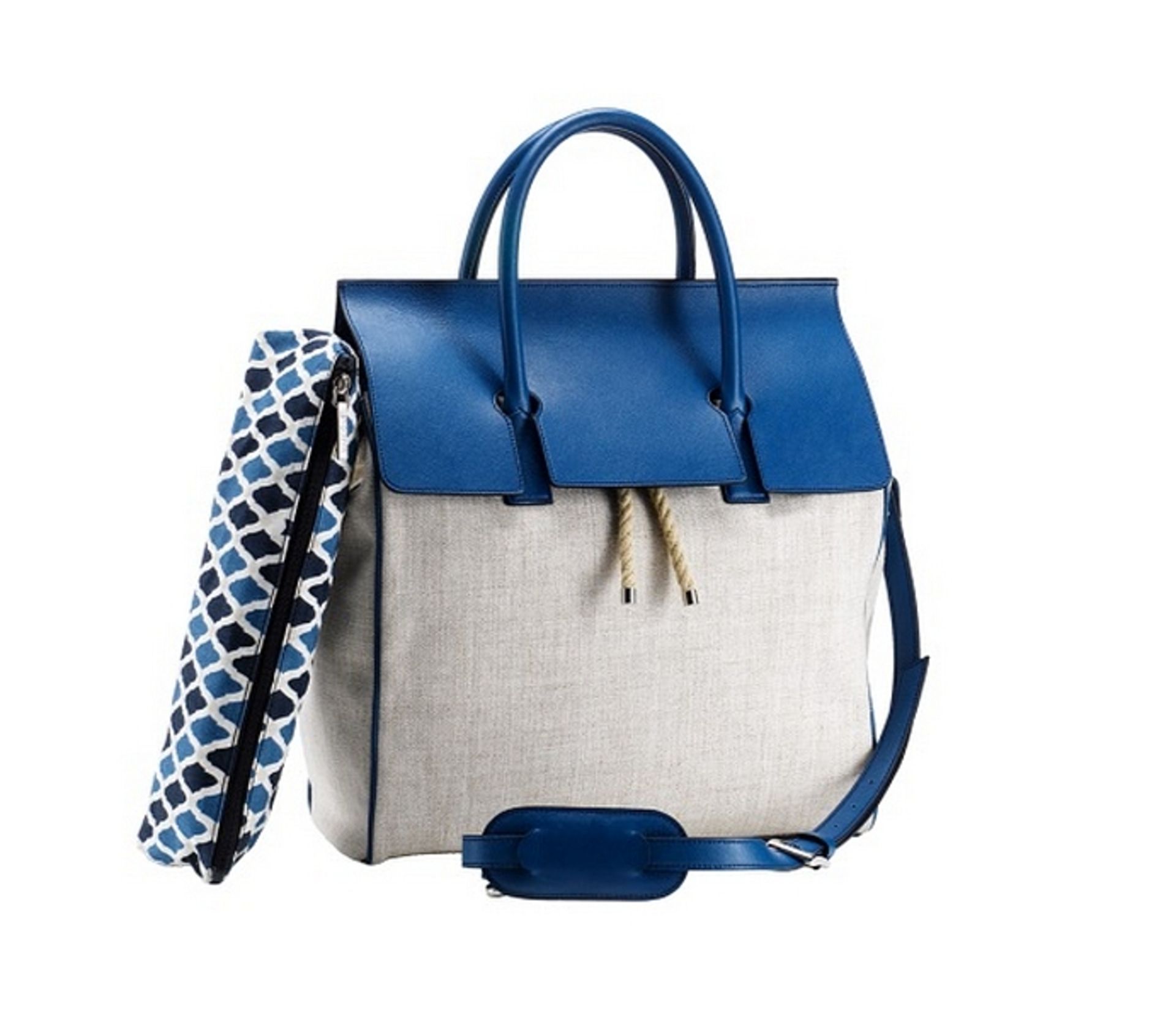 CASABLANCA TOTE CASABLANCA TOTE DEEP BLUE SEA RRP £345.00 Made from classic Saffiano leather, this