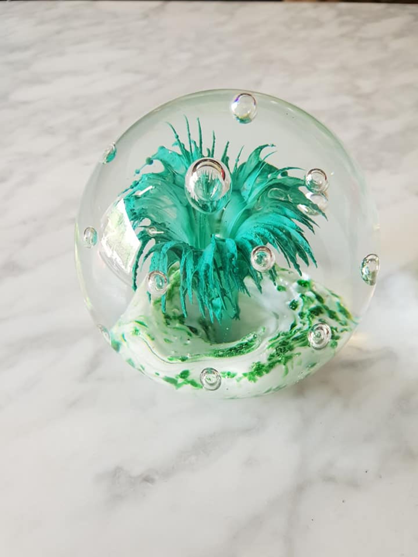 Bohemian blown art glass sphere paperweight 9cm palm tree green with controlled bubble design - Image 2 of 2