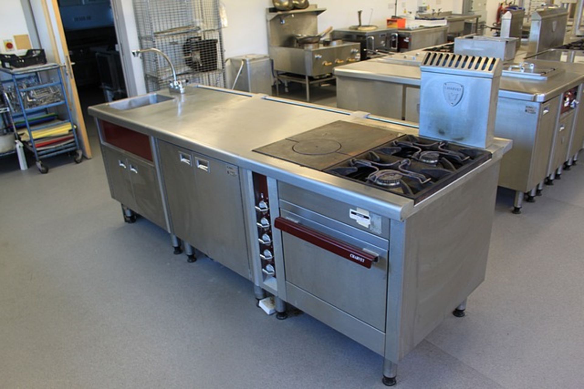 Charvet Pro 800 customised modular heavy-duty gas cooking range 18/10 steel overall 2550 x 900mm - Image 2 of 2