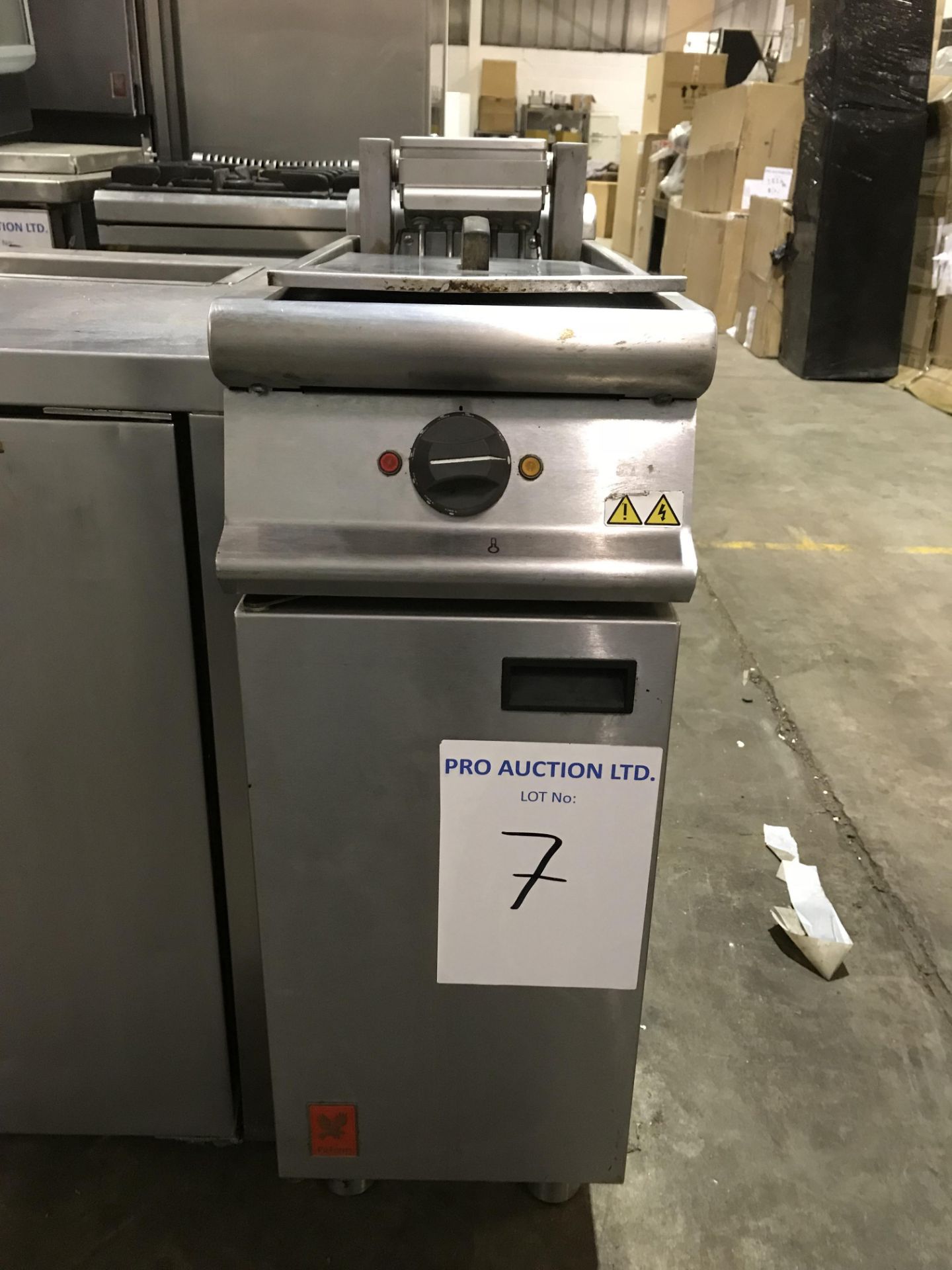 Falcon E3830 Dominator Plus freestanding electric fryer single tank single basket temperature