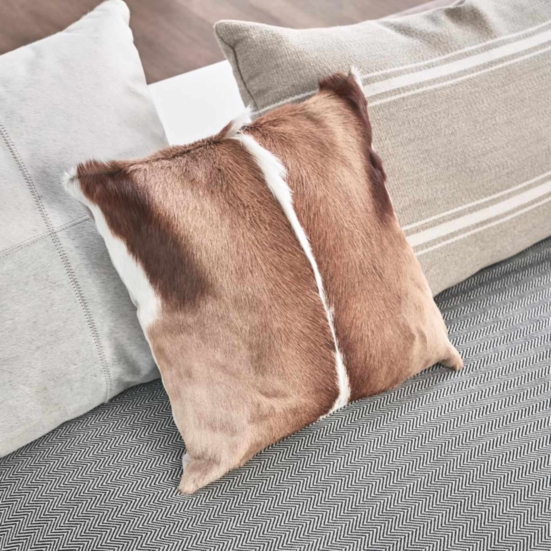 4 x Springbok Cushions Handcrafted Genuine Springbok Hide Cushion 40x30x15cm RRP £625