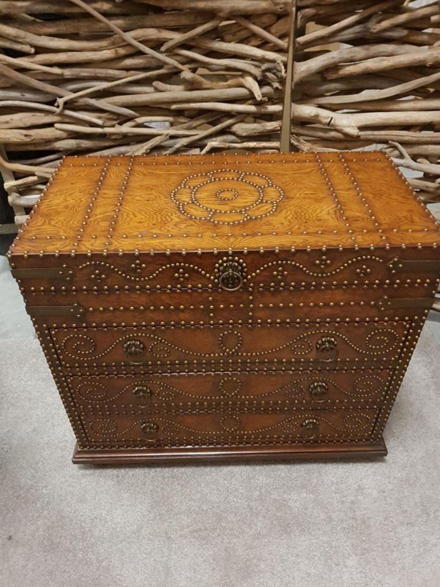 Couriers Chest 3 Drawer Chest With Lid Soft Antique Hickory Burl Chest With Top Lid And Drawers