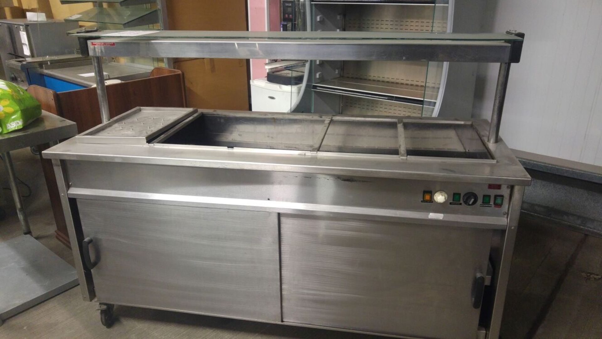 Moffat Hot Cupboard Hot food display unit with cabinet section 1800 x 750 x 1300mm V/Ph/Hz. 230/1/50