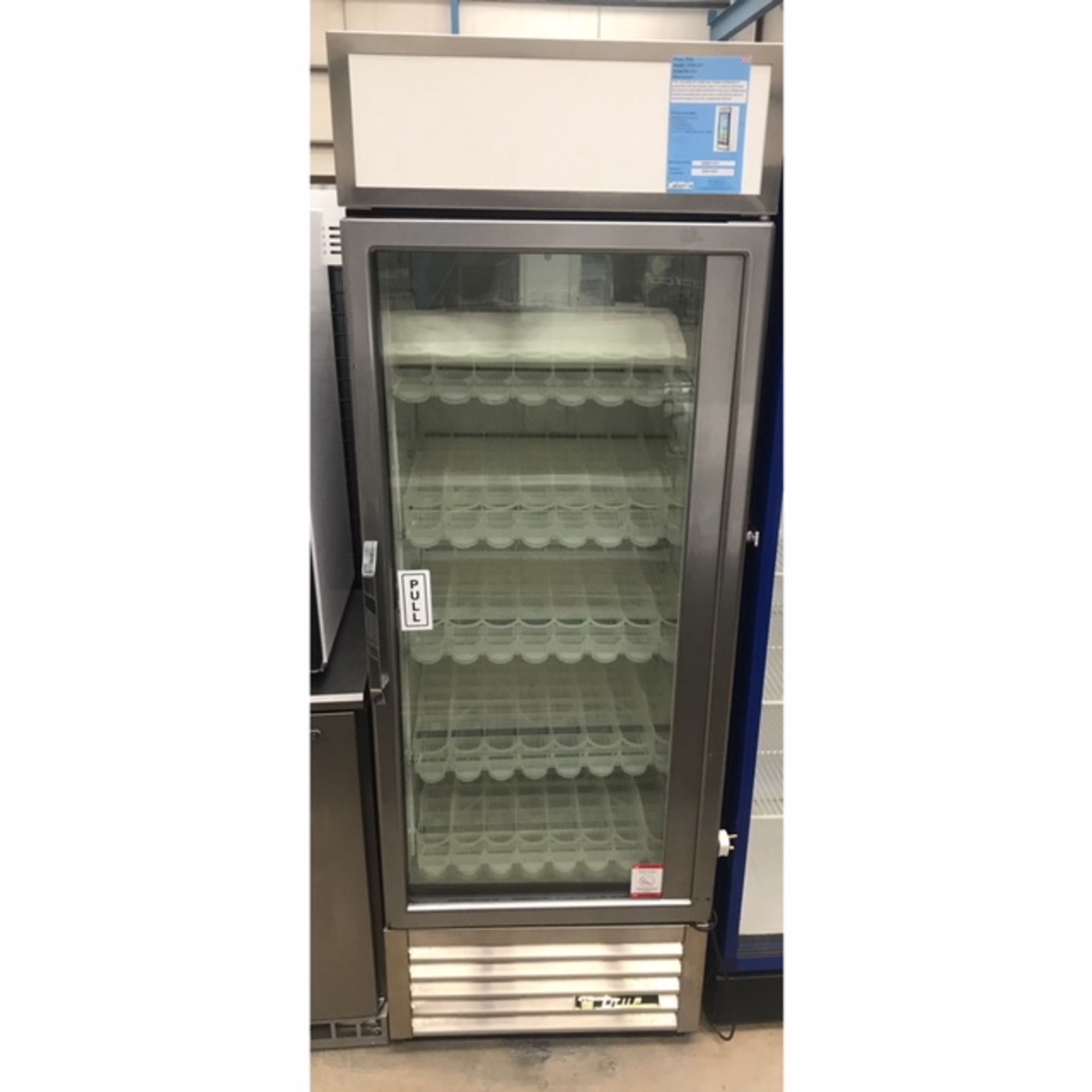 TRUE GDM-19t Display Chiller This True GDM-19T single door display refrigerator is perfect for - Image 2 of 2